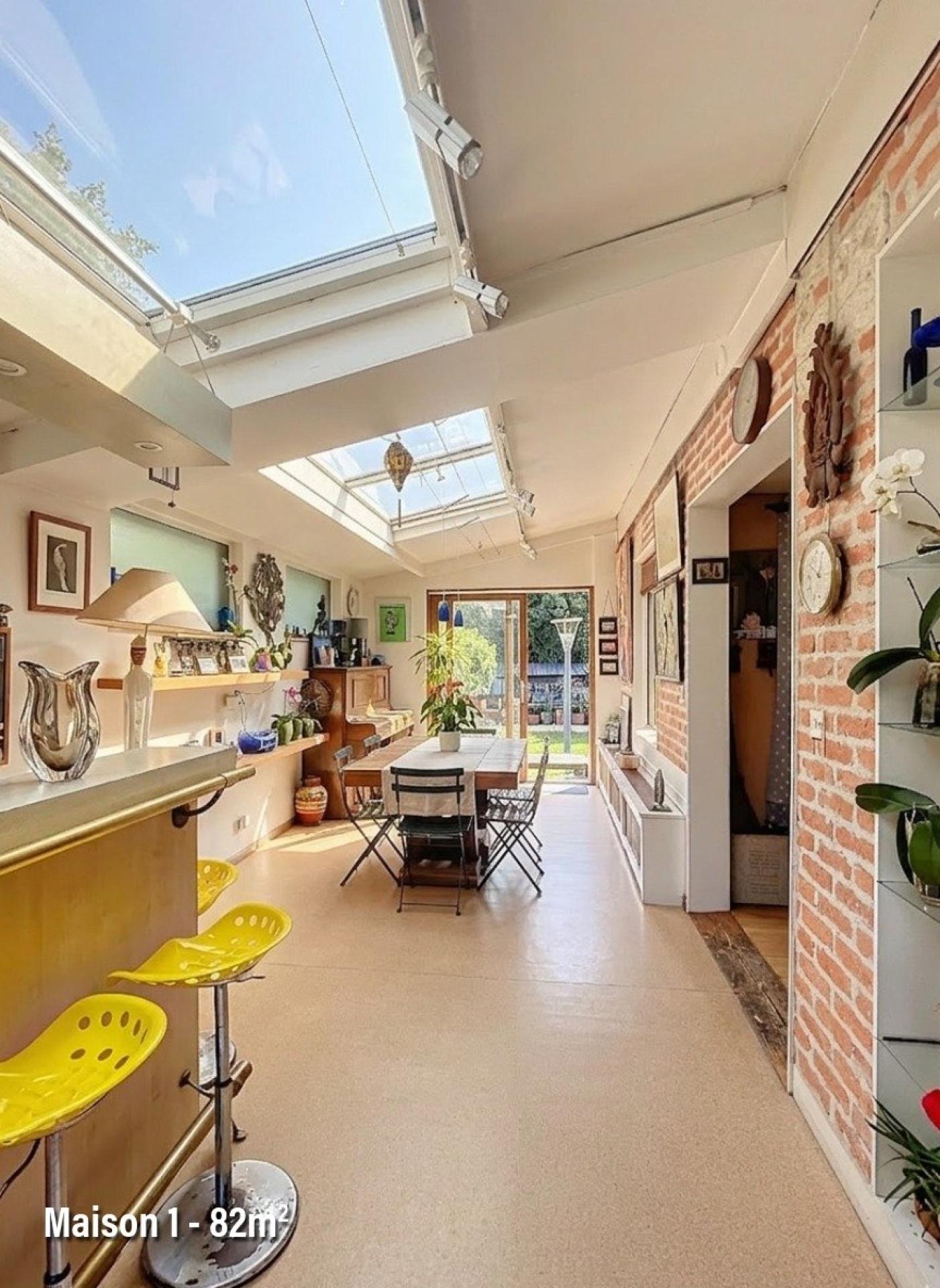 Photo 2 of the listing.