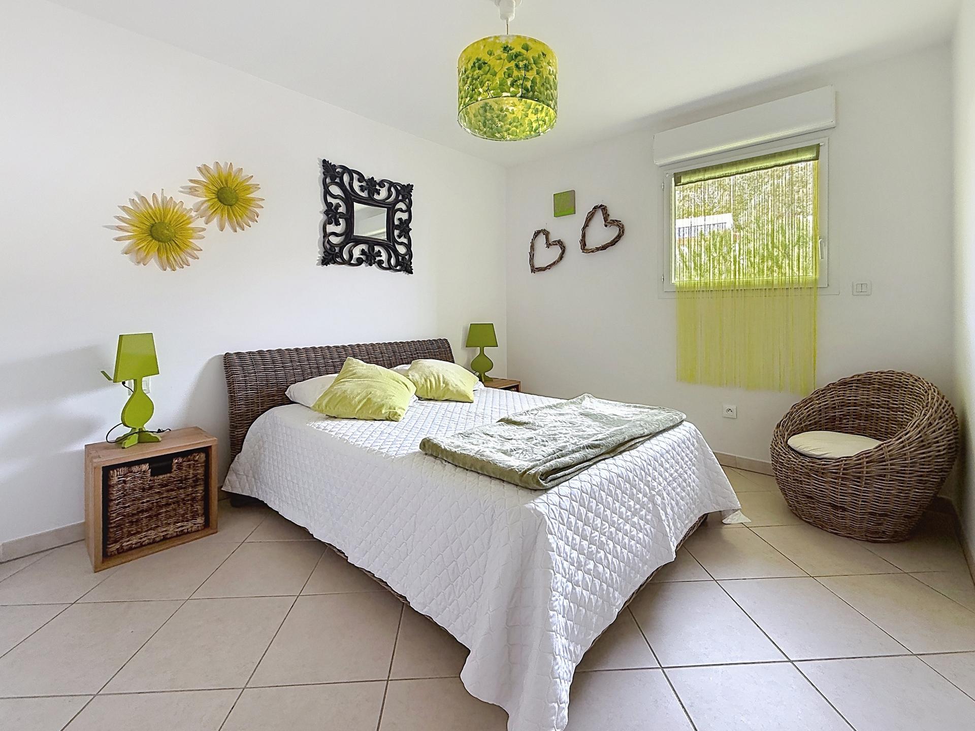 Photo 5 of the listing.