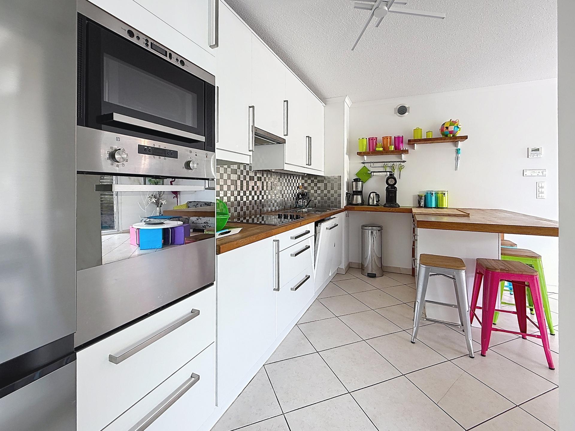 Photo 4 of the listing.