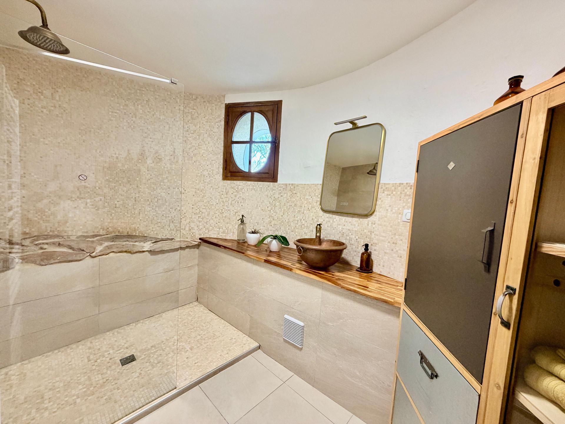 Photo 12 of the listing.