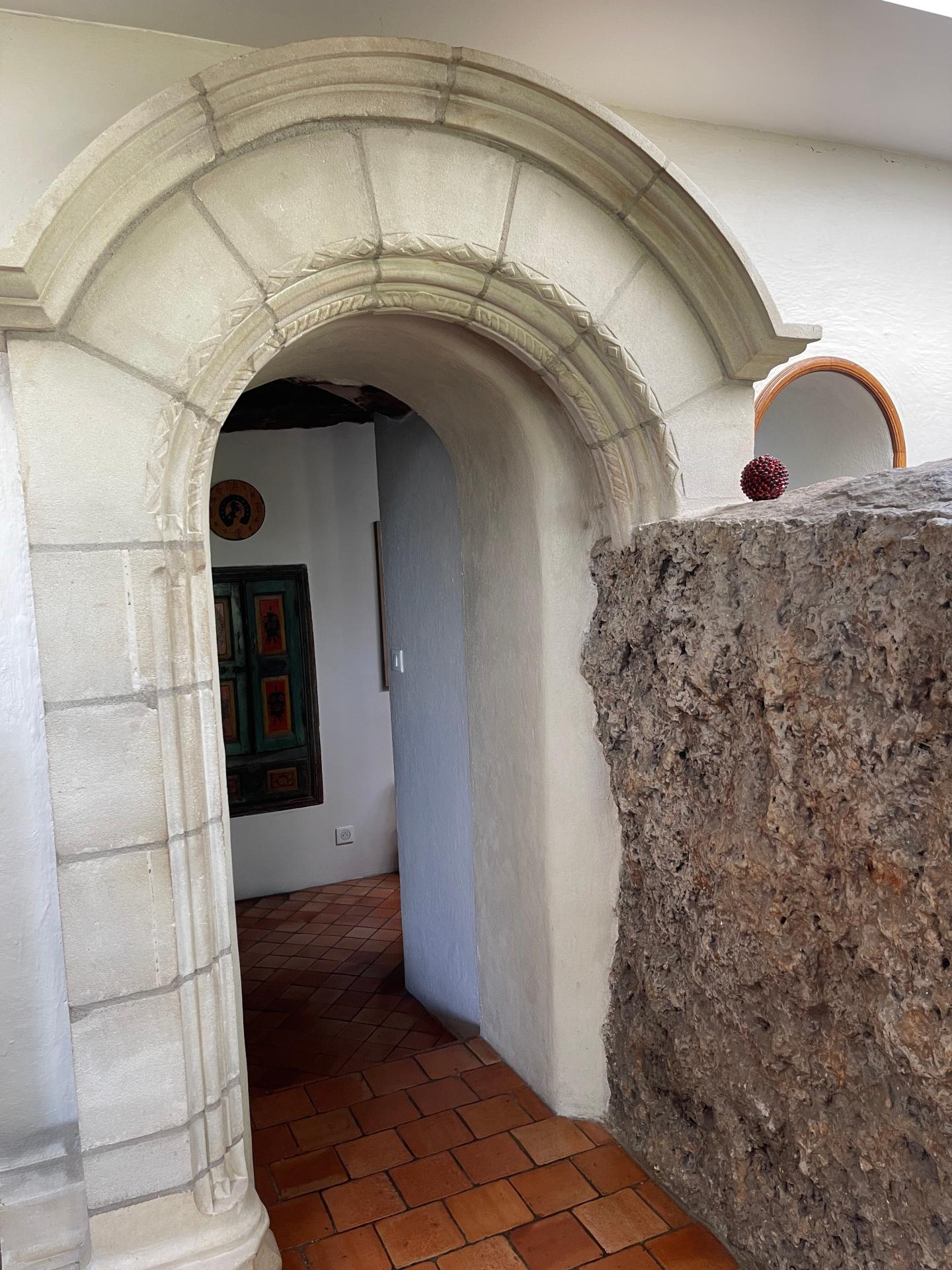 Photo 5 of the listing.