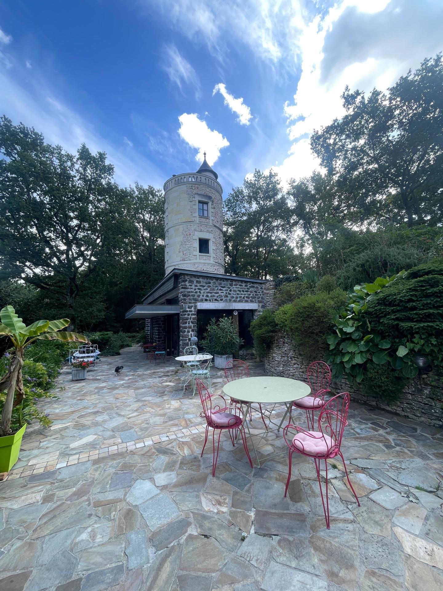 Photo 17 of the listing.