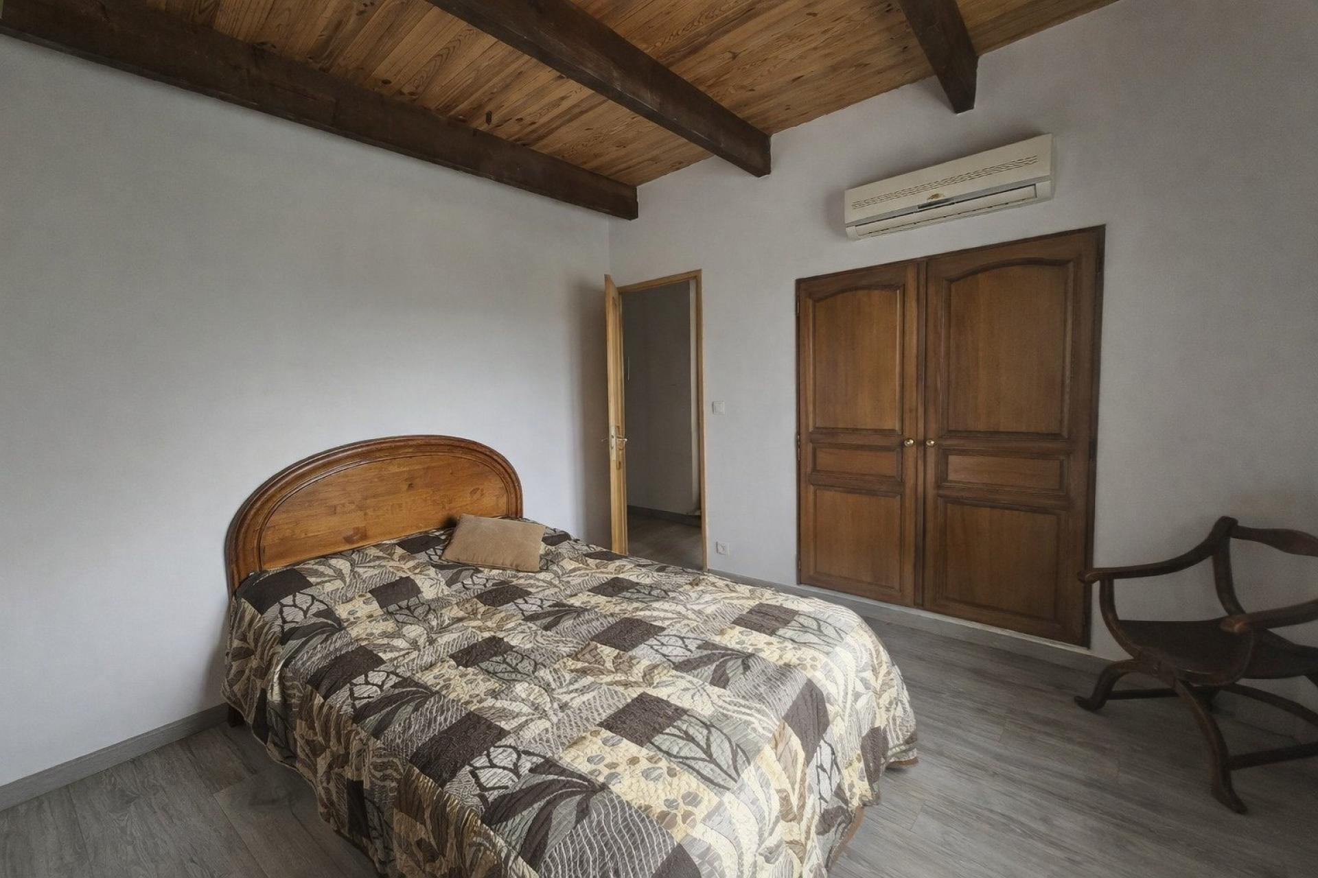 Photo 7 of the listing.