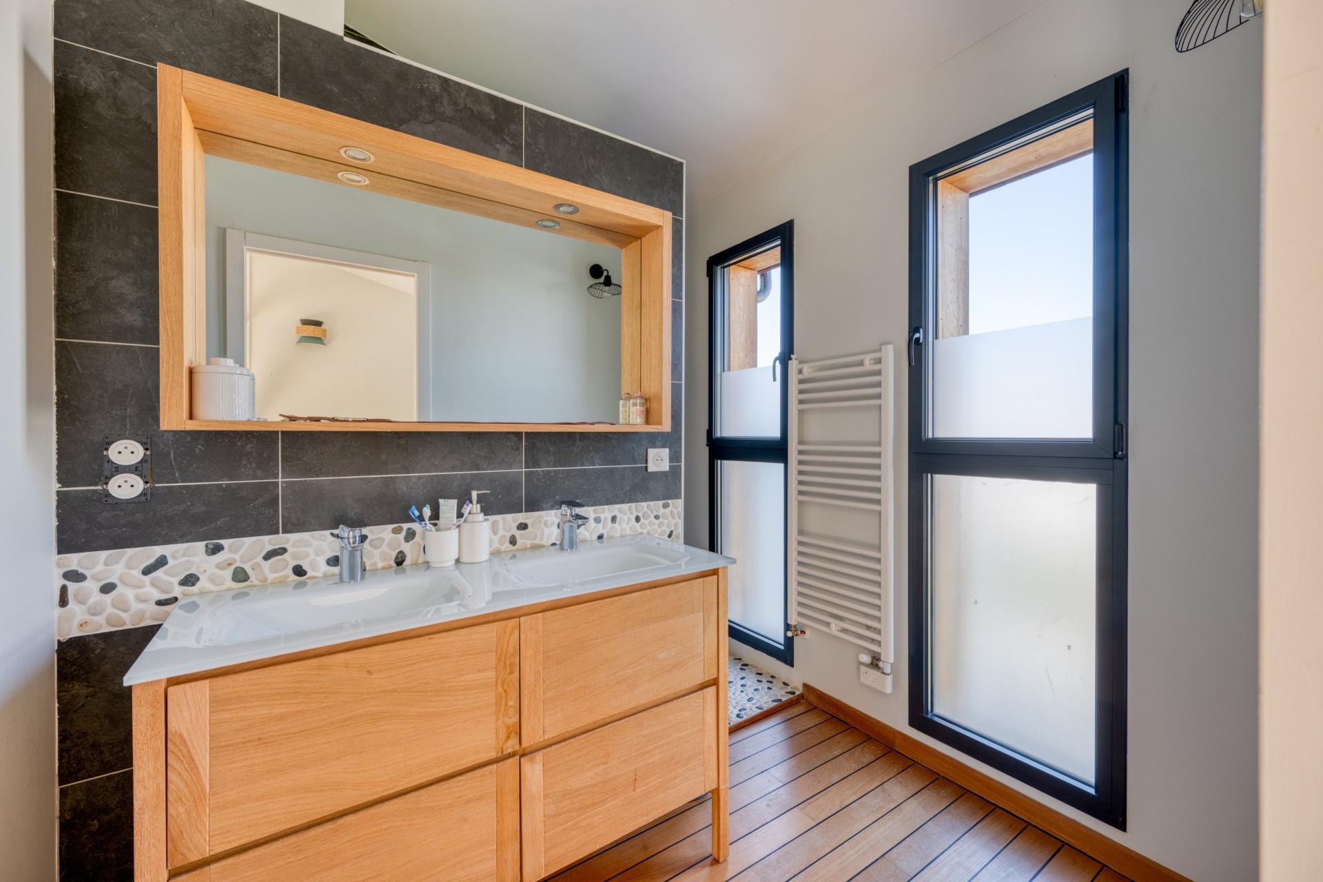 Photo 15 of the listing.