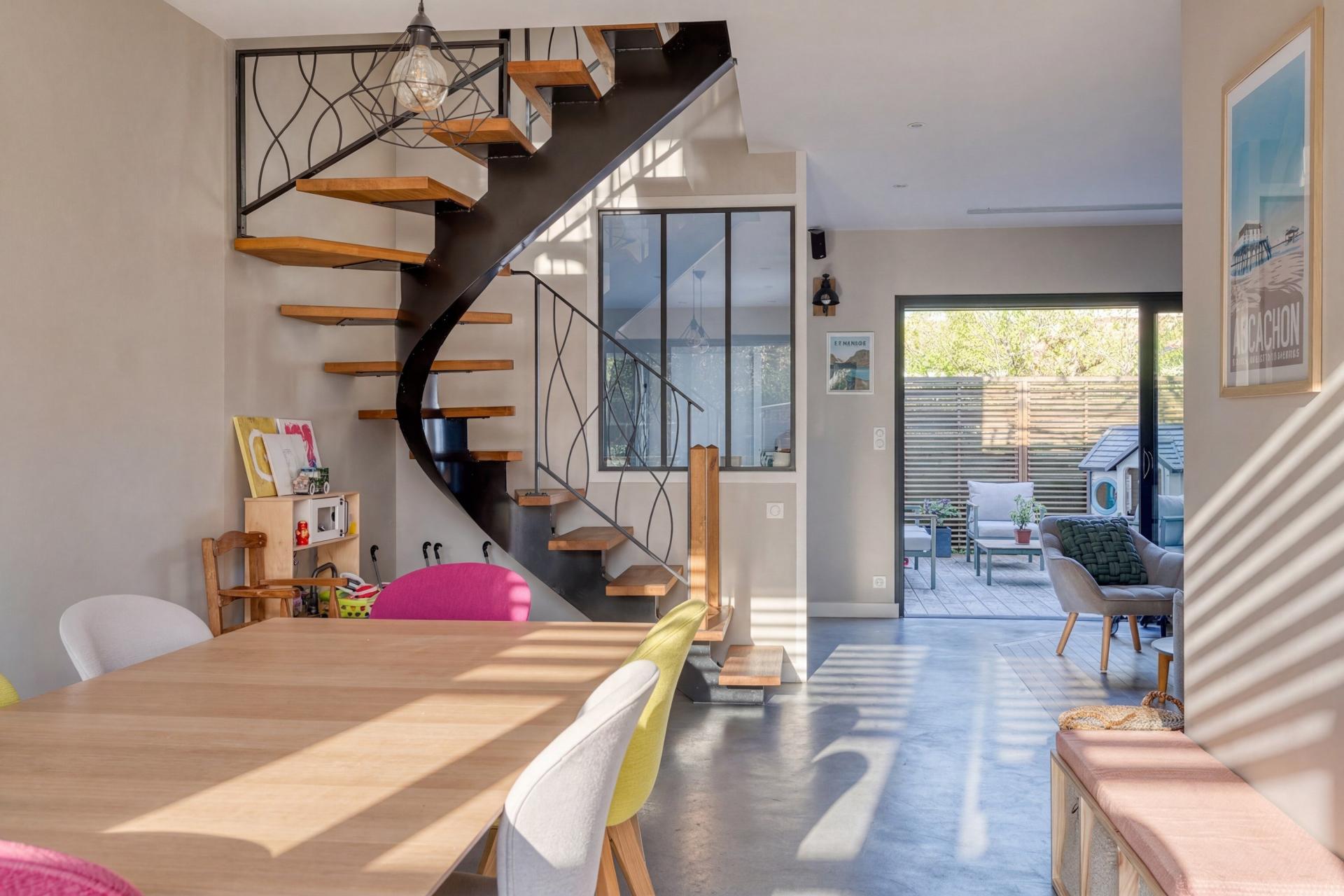 Photo 6 of the listing.