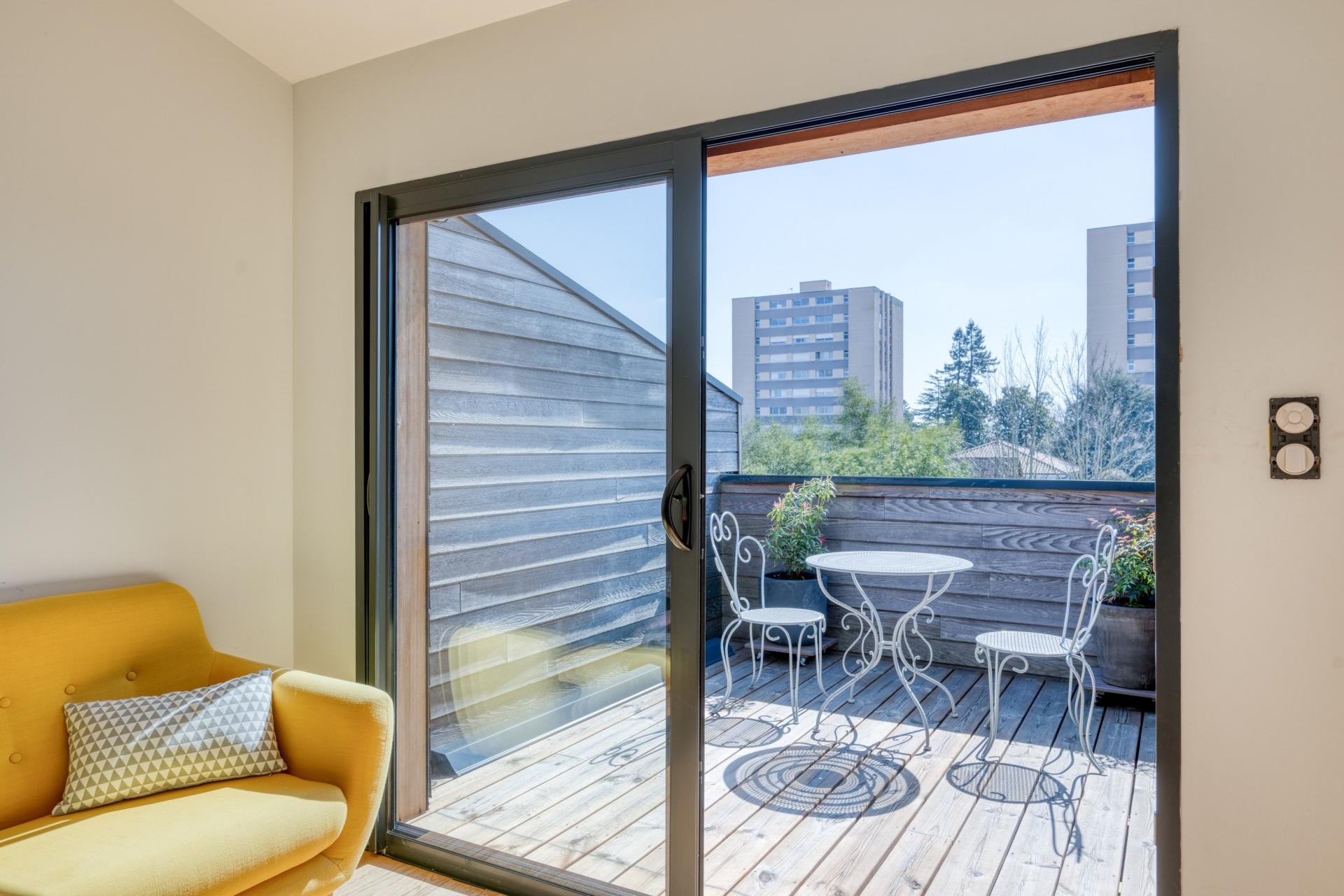 Photo 14 of the listing.