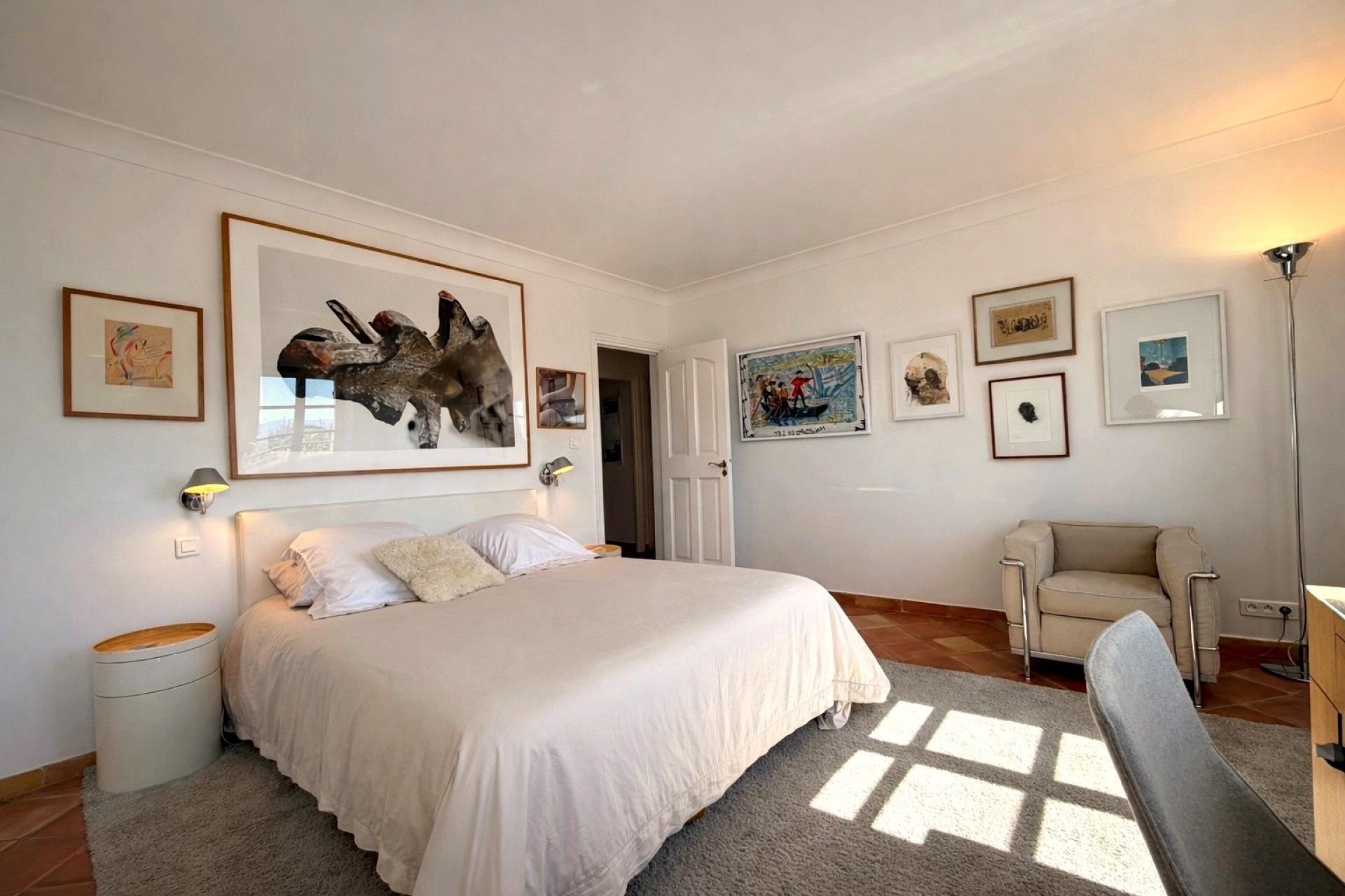 Photo 9 of the listing.