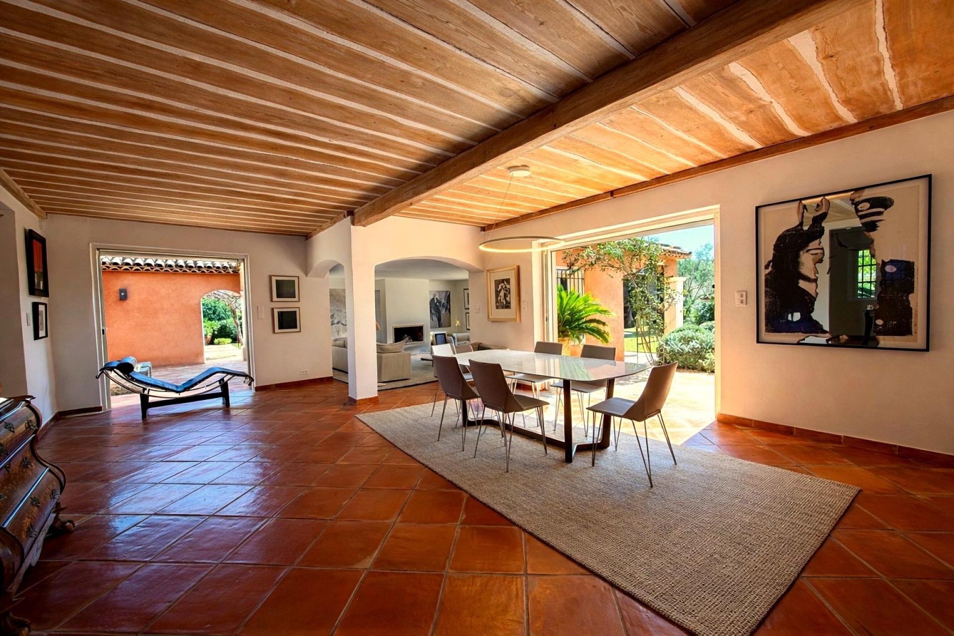 Photo 7 of the listing.