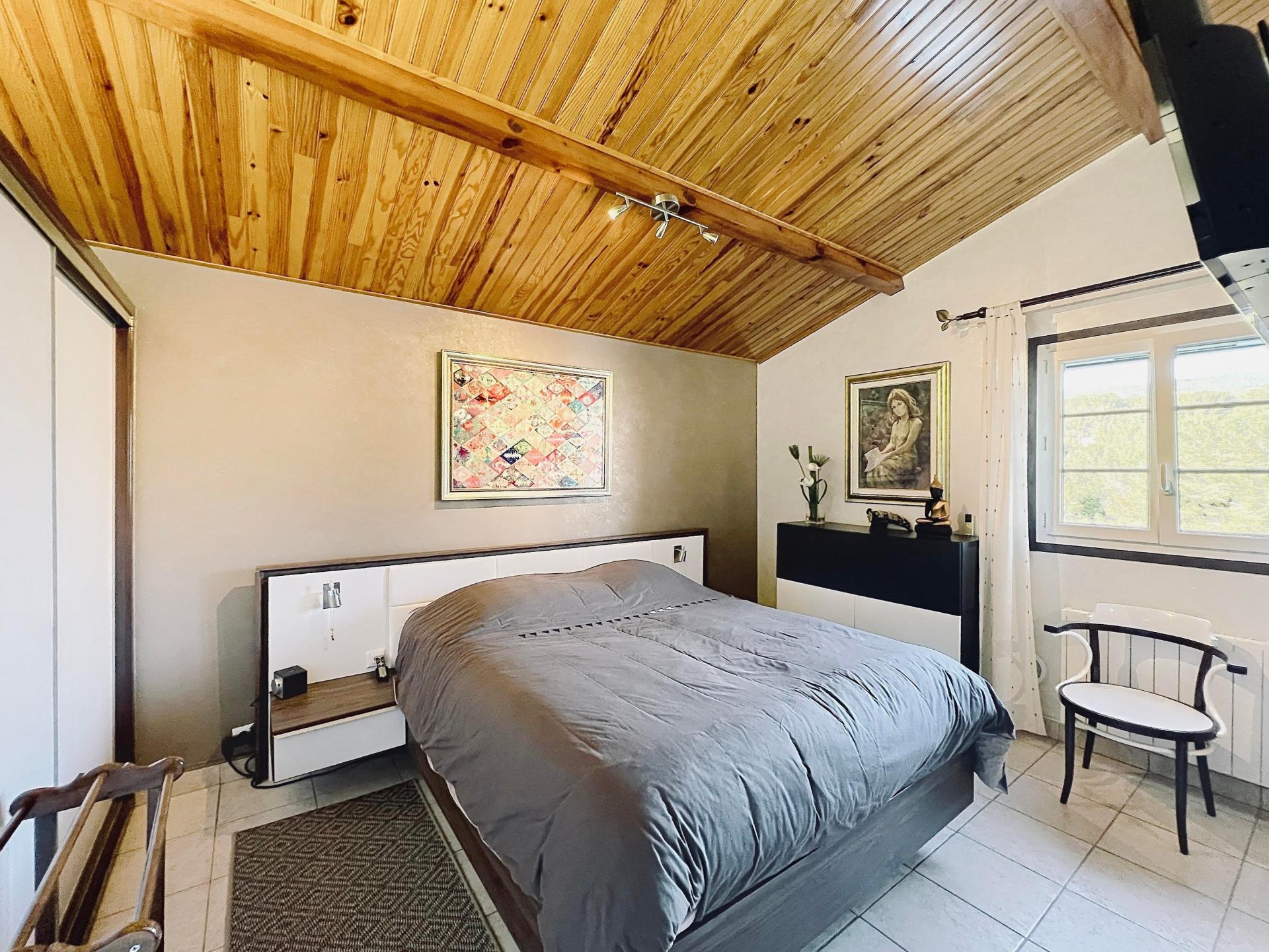 Photo 8 of the listing.