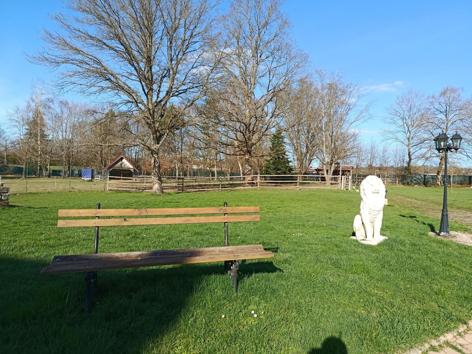 Photo 15 of the listing.