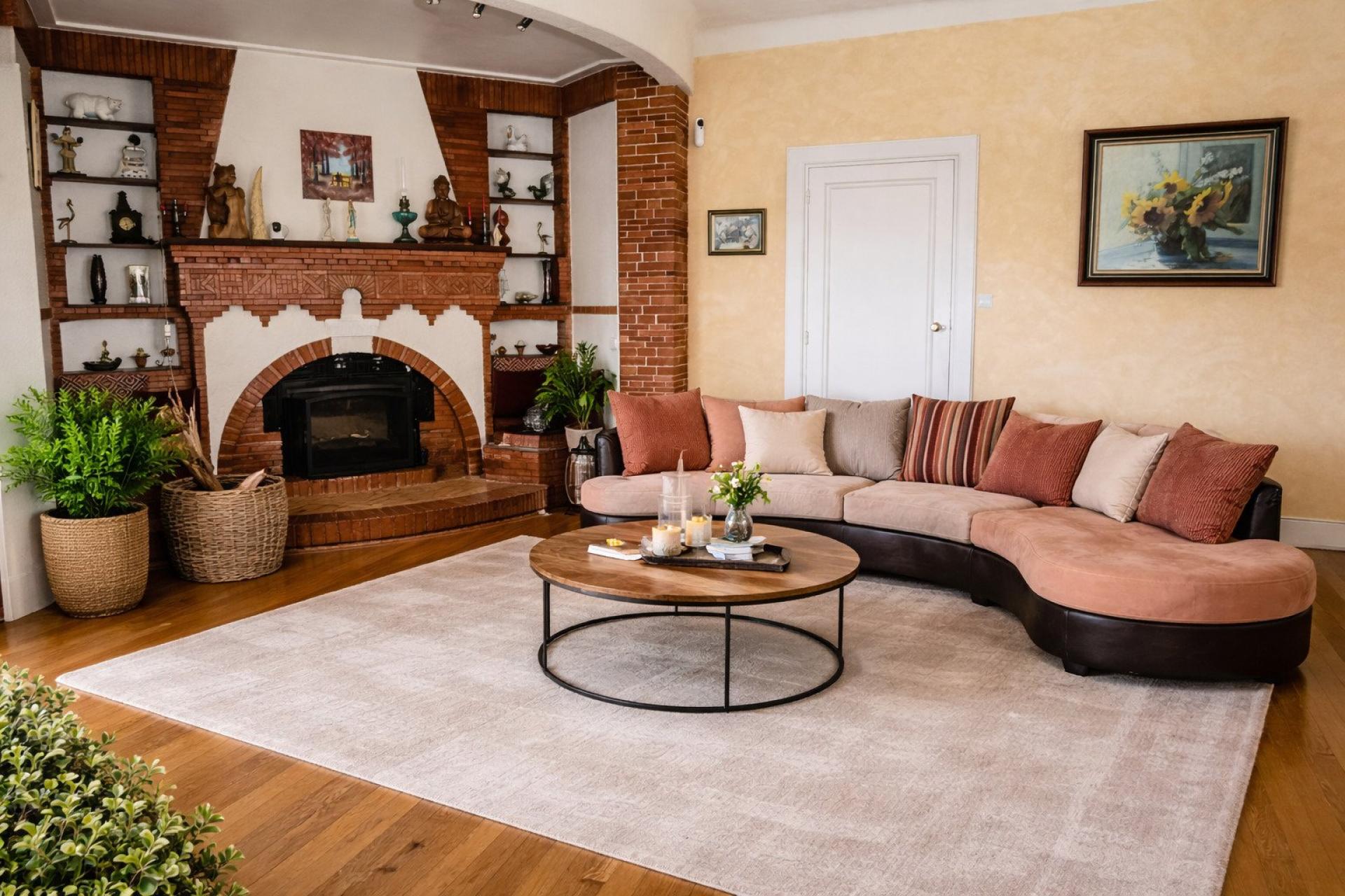 Photo 7 of the listing.