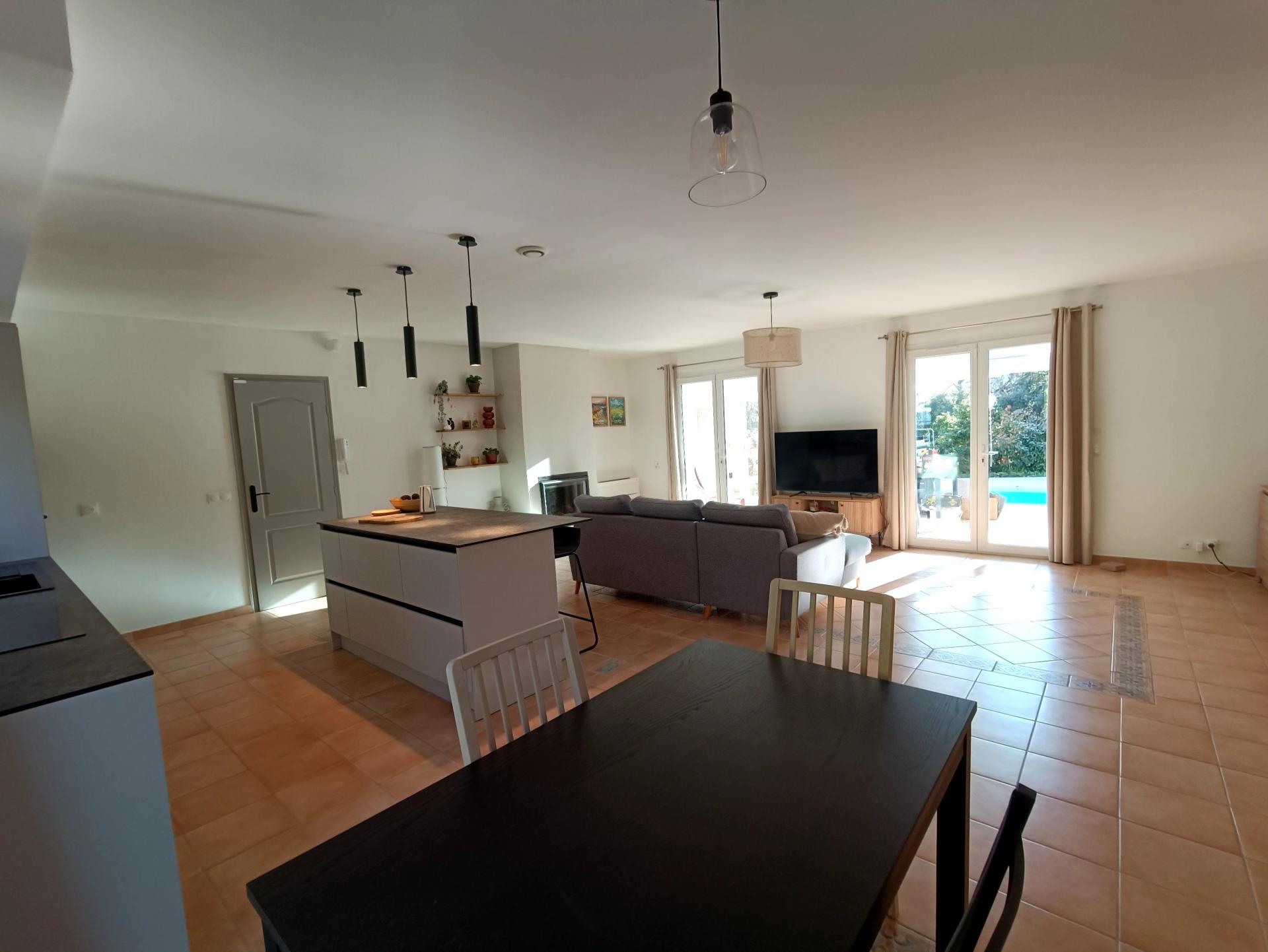 Photo 4 of the listing.