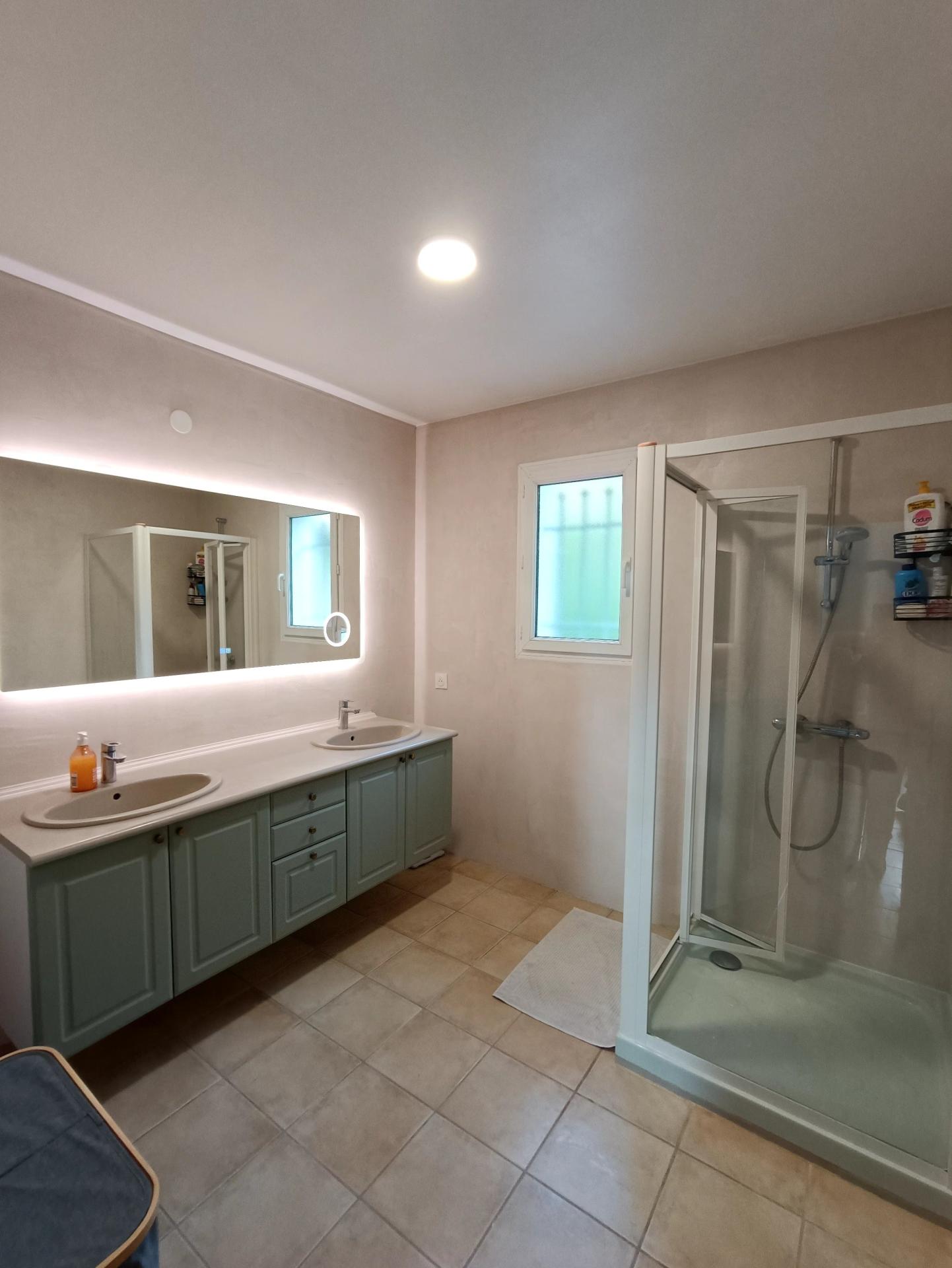 Photo 6 of the listing.