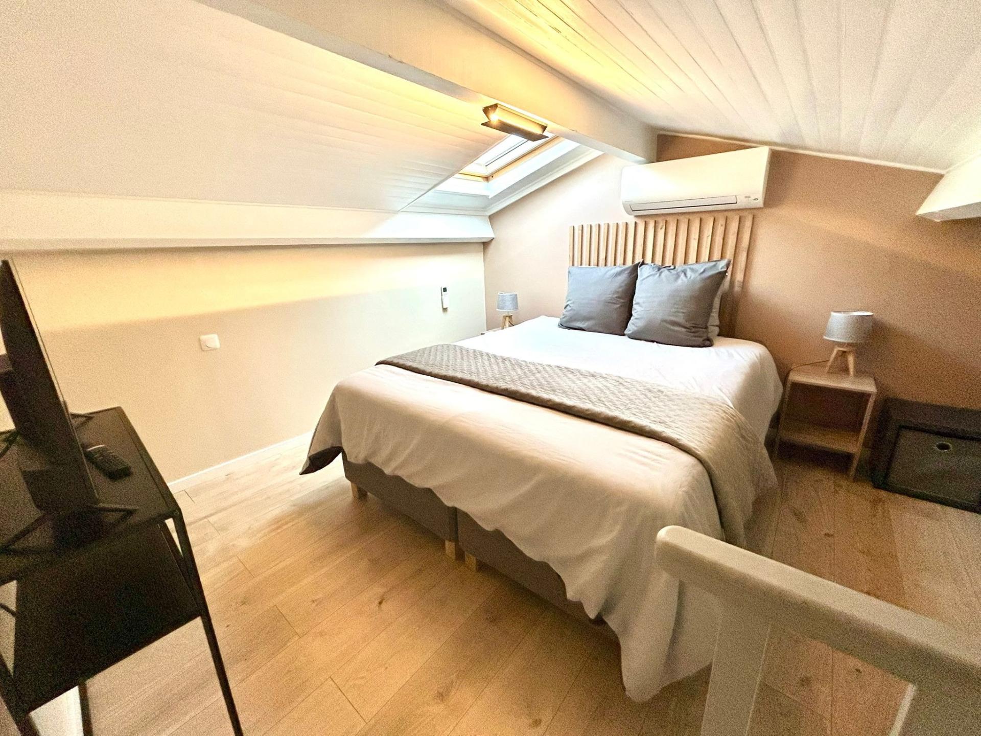 Photo 9 of the listing.