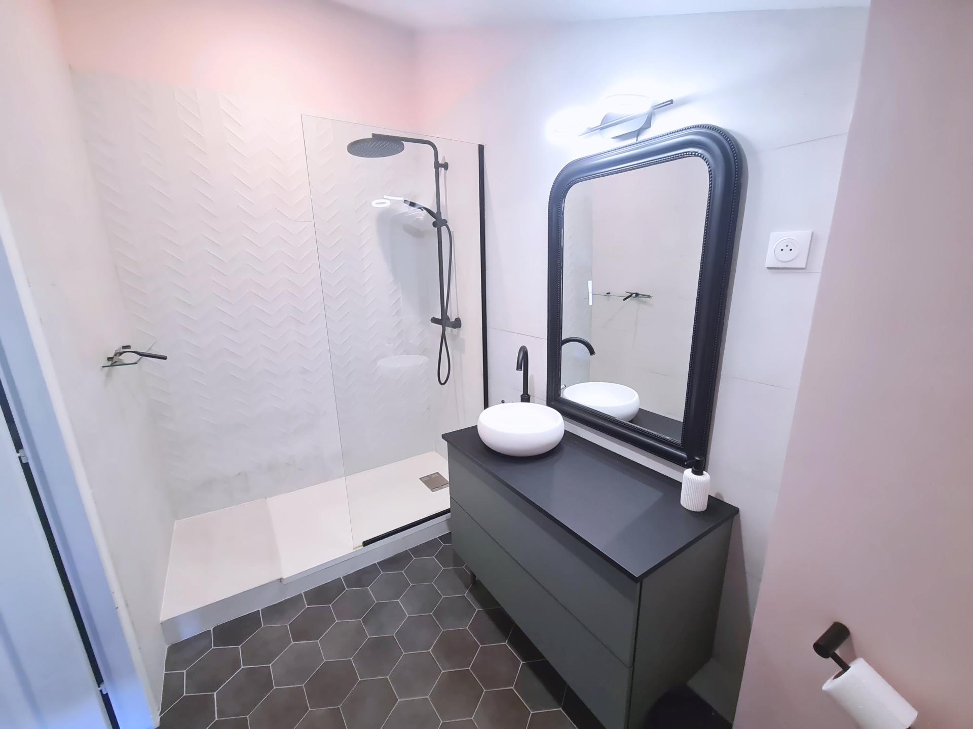 Photo 8 of the listing.