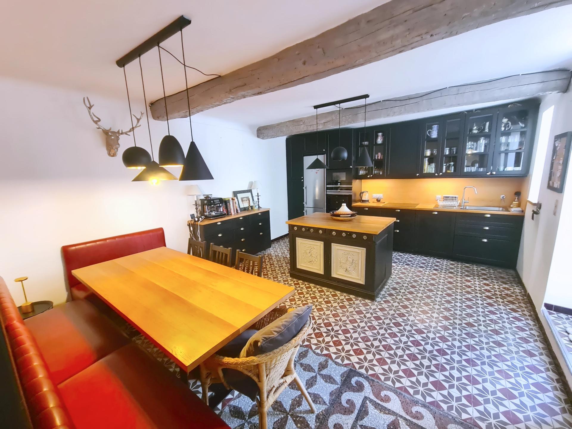 Photo 2 of the listing.