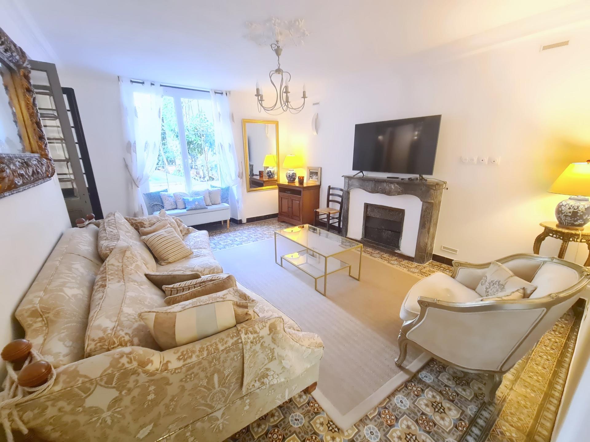 Photo 6 of the listing.