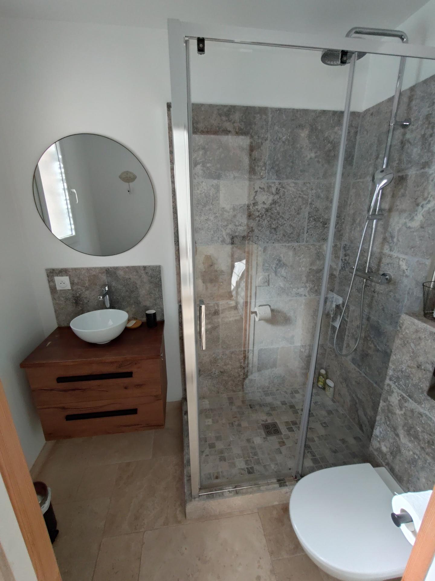 Photo 7 of the listing.