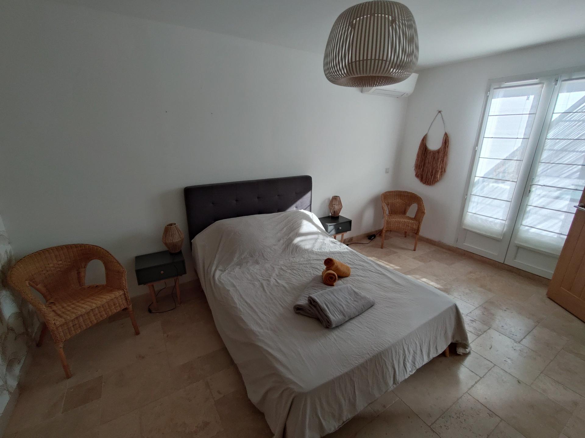 Photo 6 of the listing.