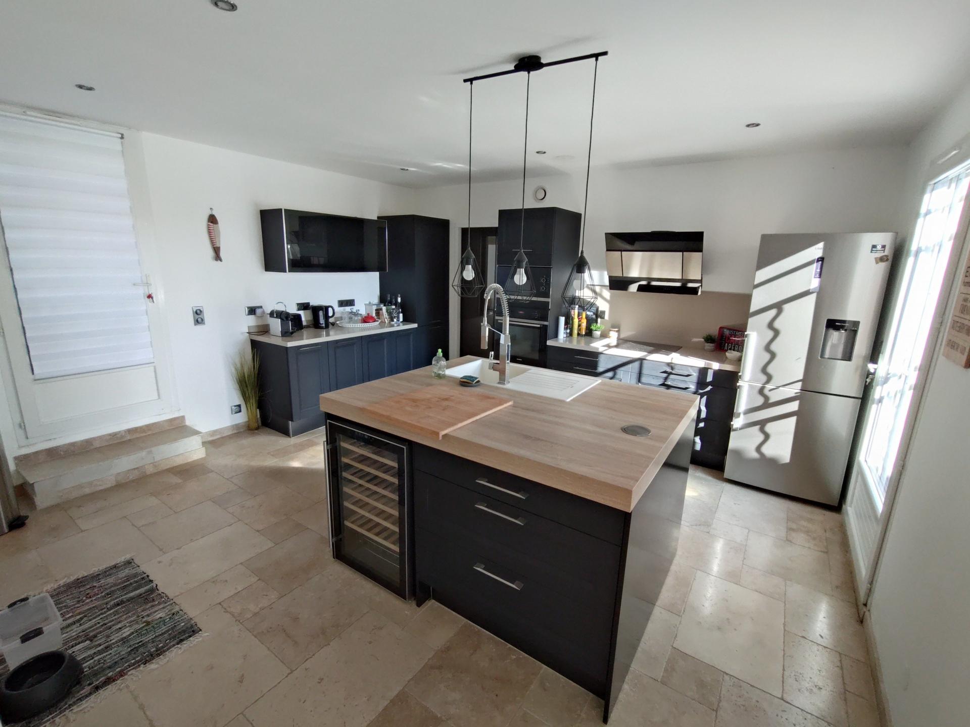 Photo 5 of the listing.