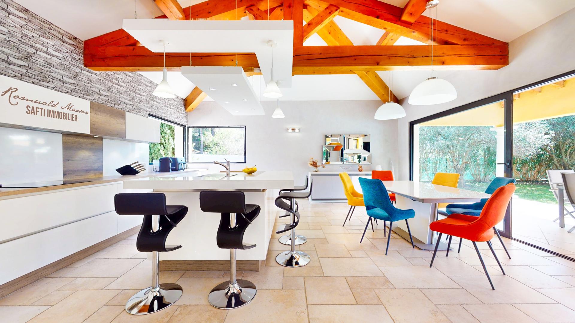 Photo 6 of the listing.