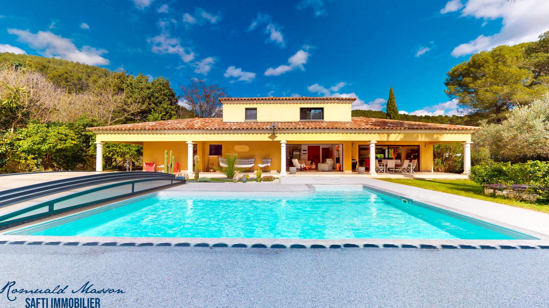 Photo 3 of the listing.