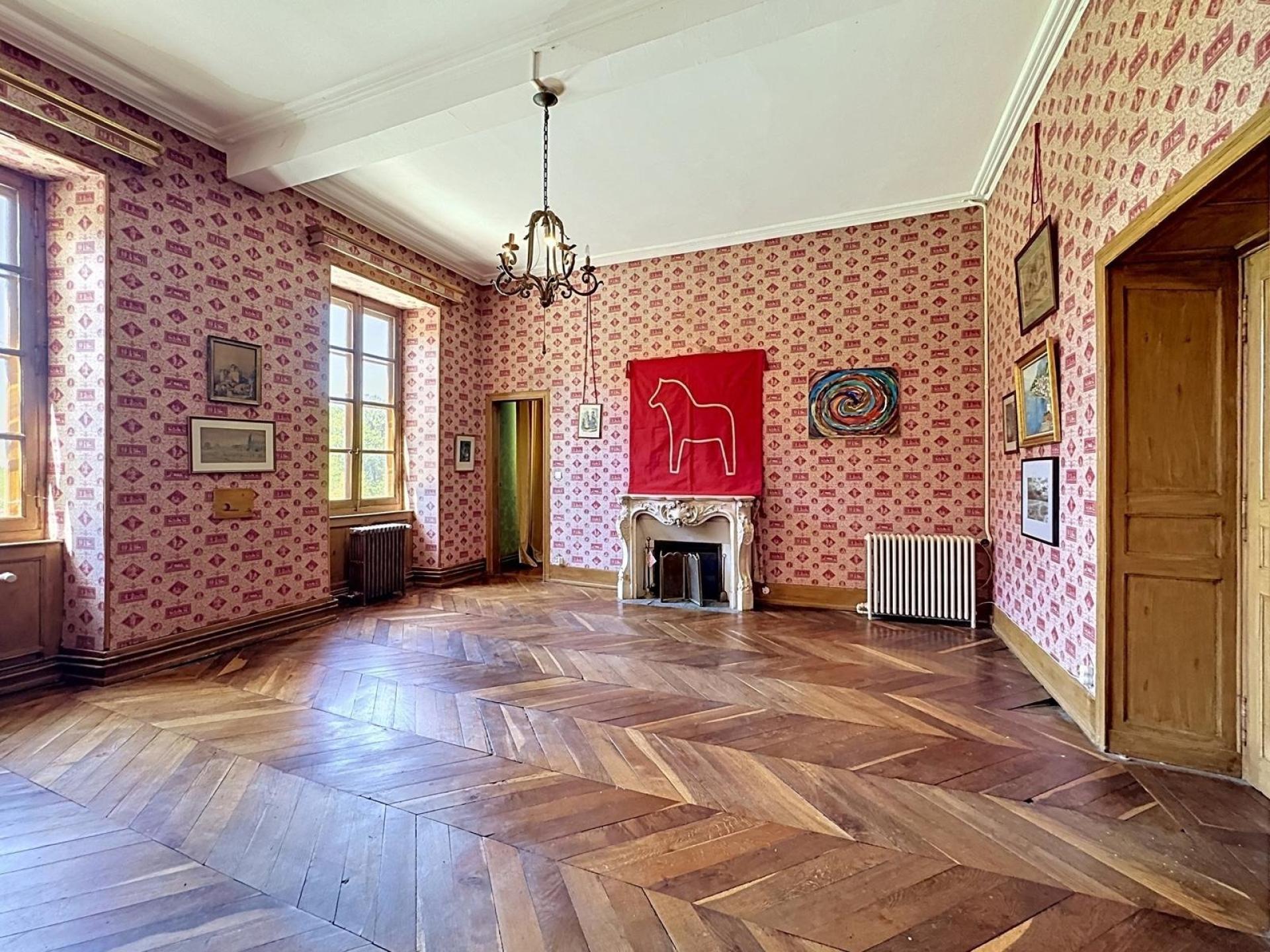 Photo 6 of the listing.
