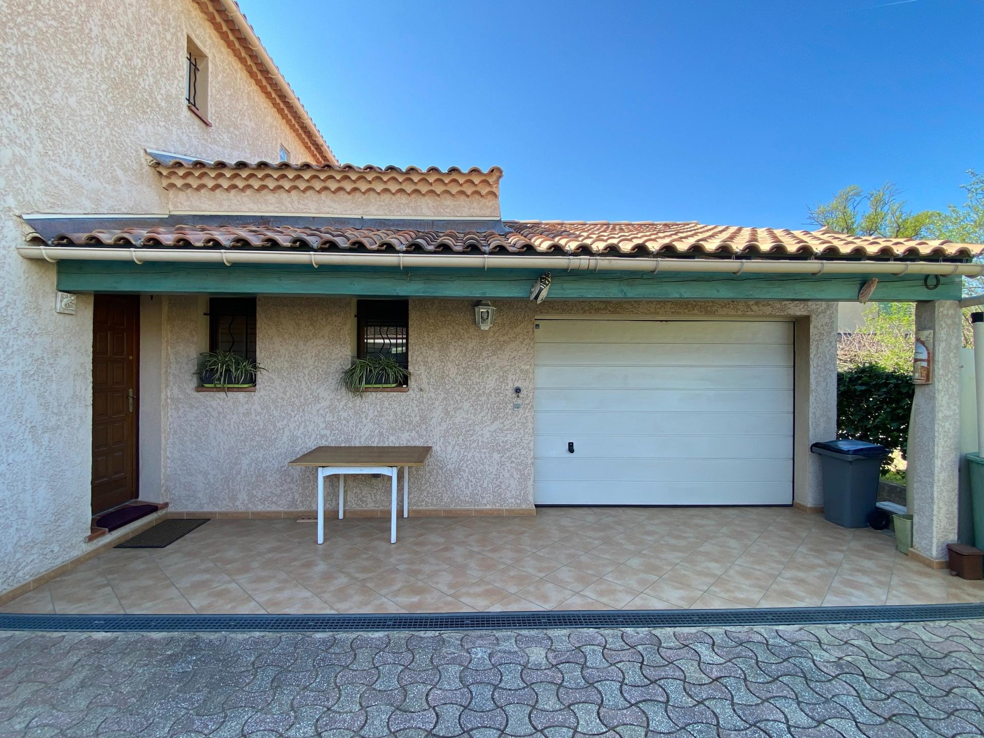 Photo 3 of the listing.