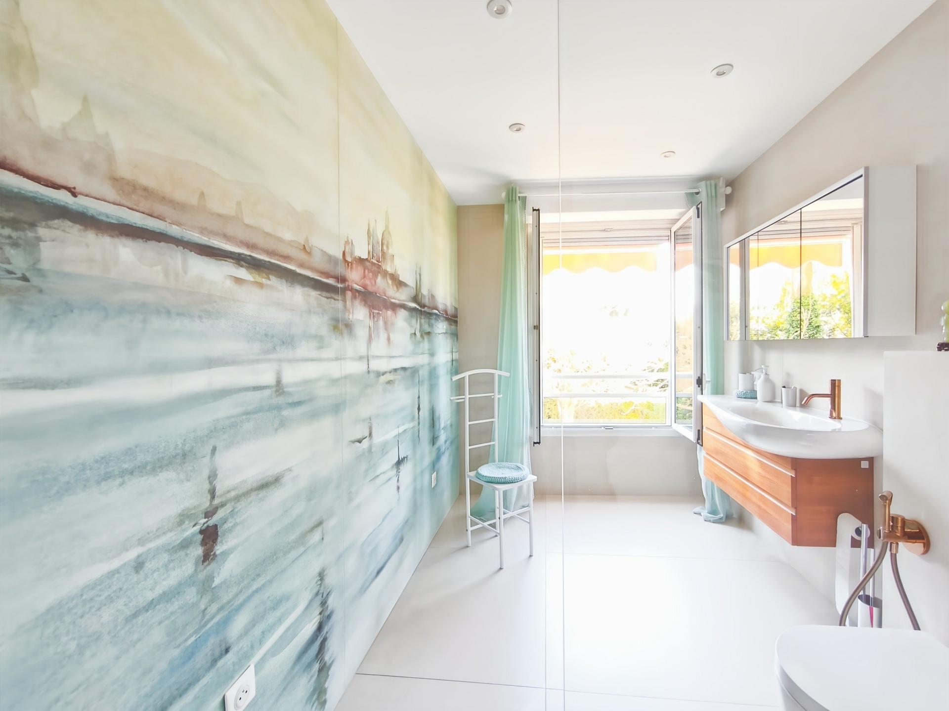 Photo 12 of the listing.