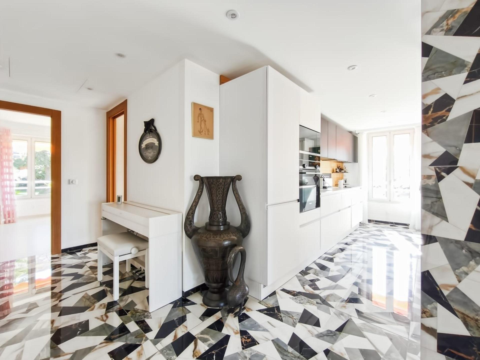 Photo 3 of the listing.