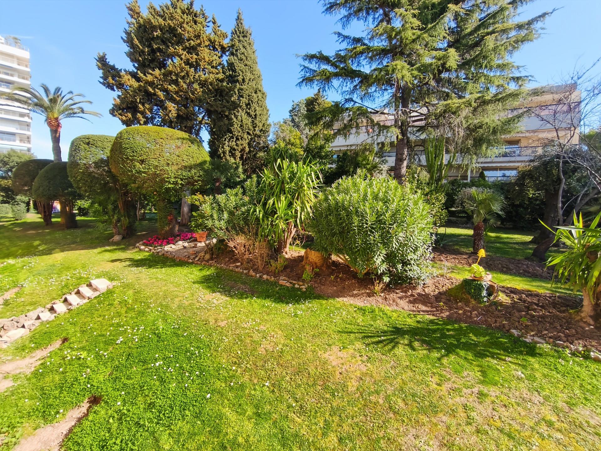 Photo 14 of the listing.