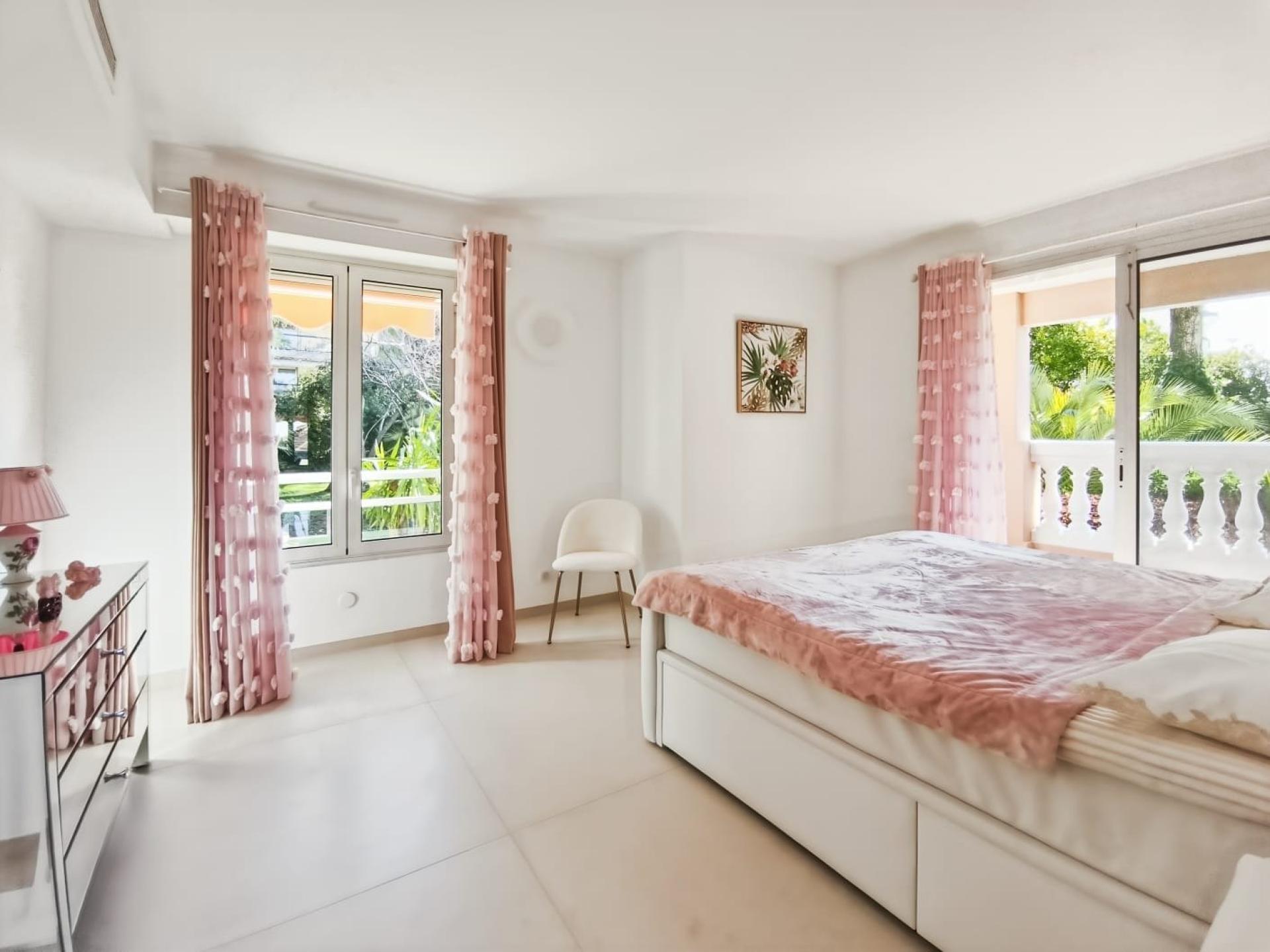 Photo 10 of the listing.