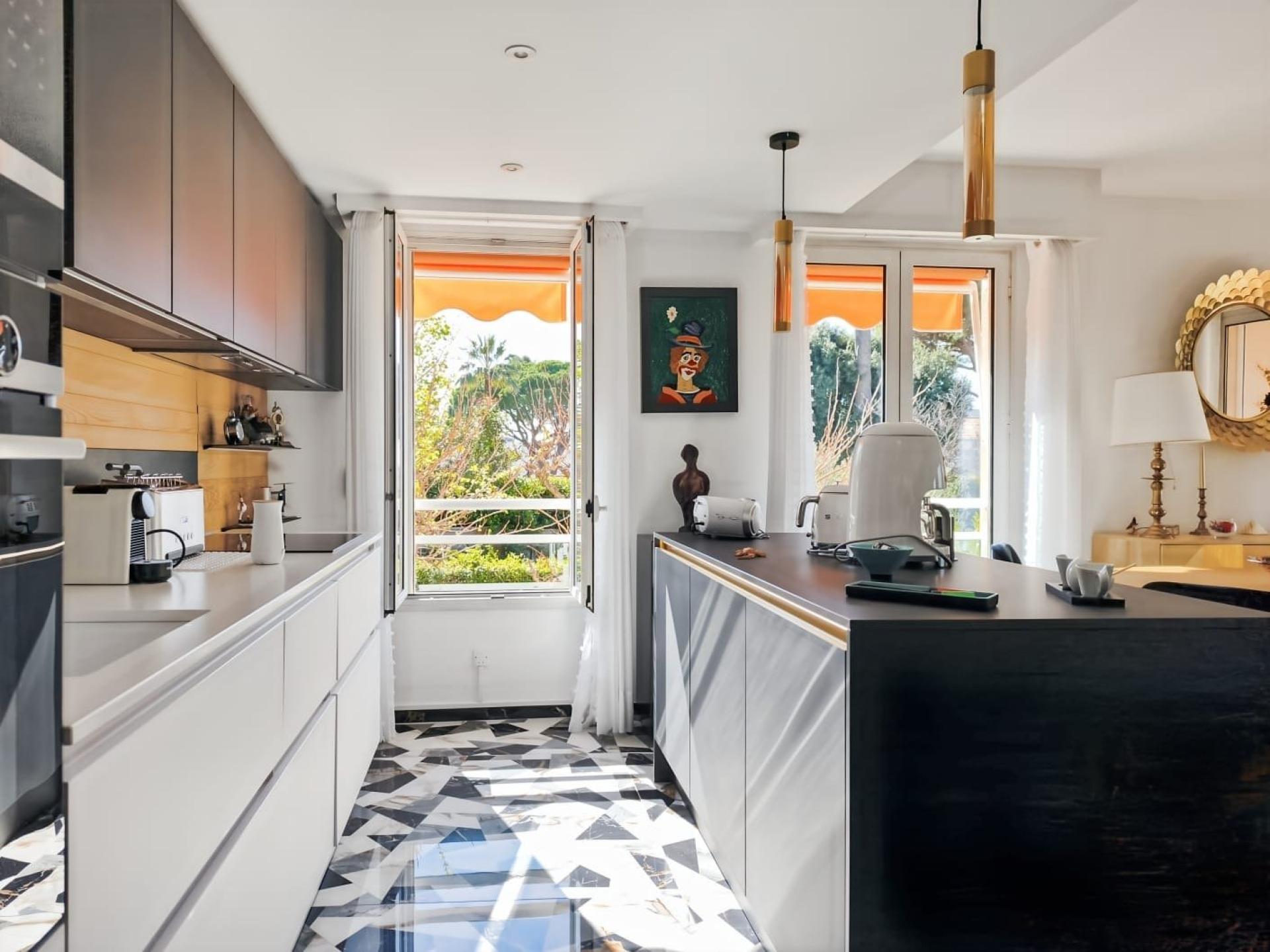 Photo 6 of the listing.