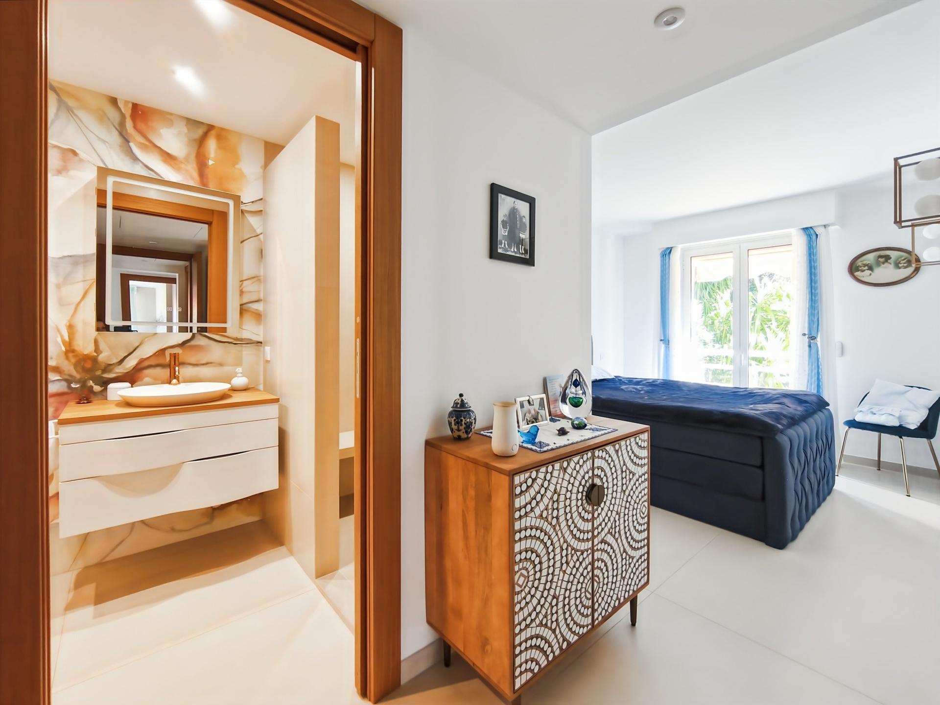 Photo 8 of the listing.