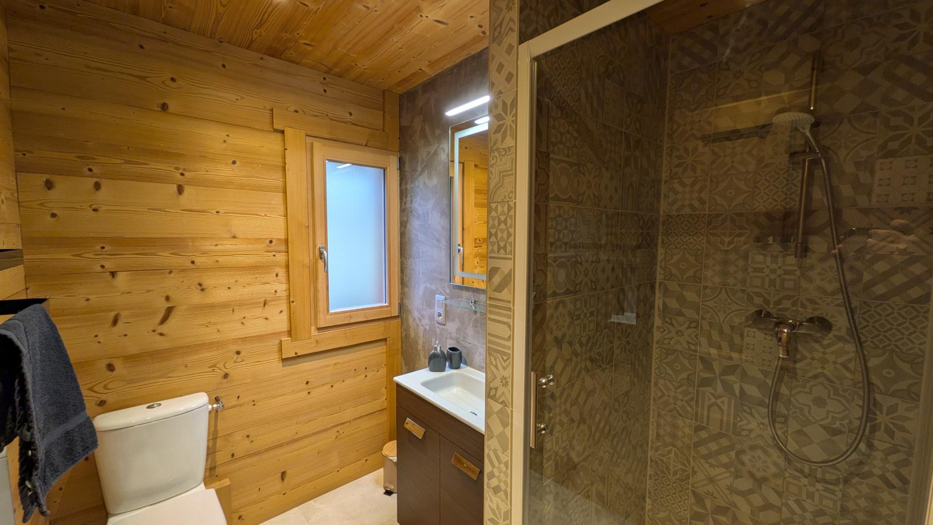 Photo 13 of the listing.