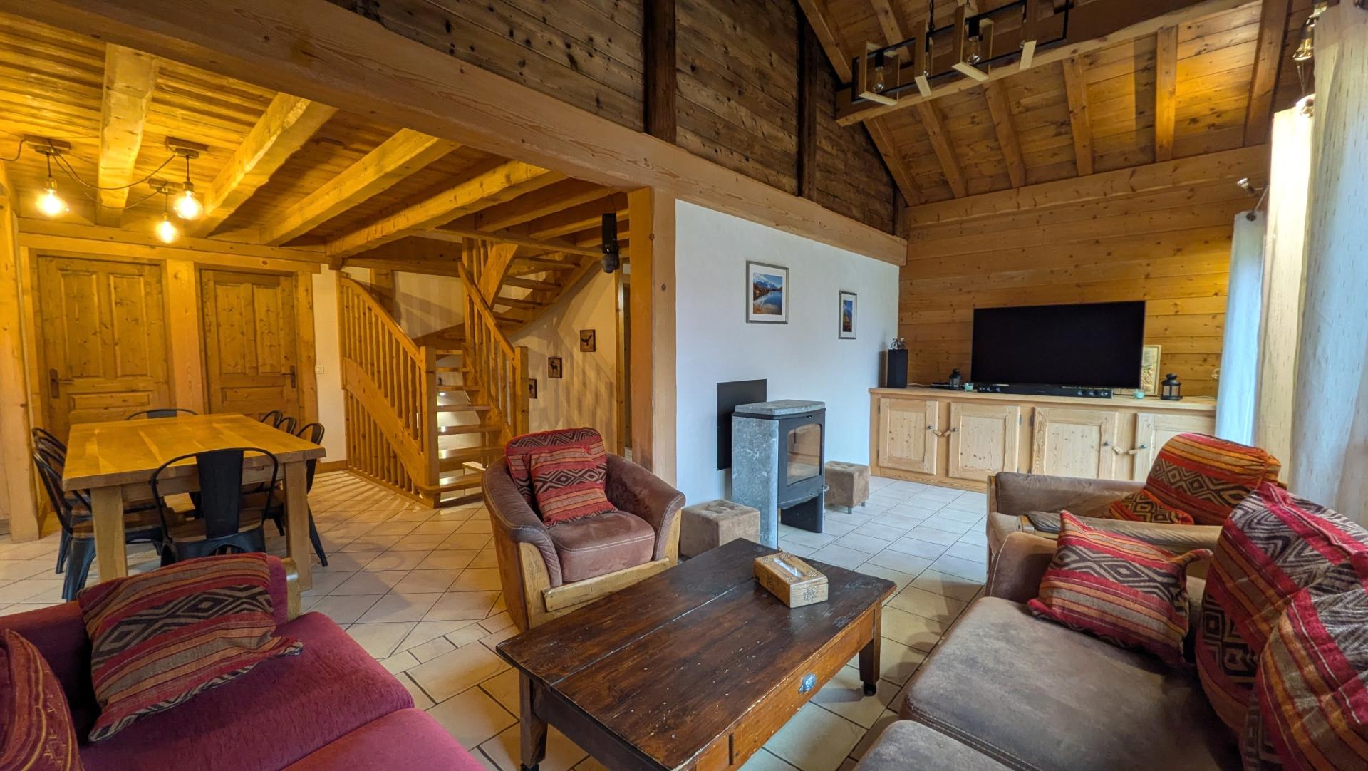 Photo 7 of the listing.