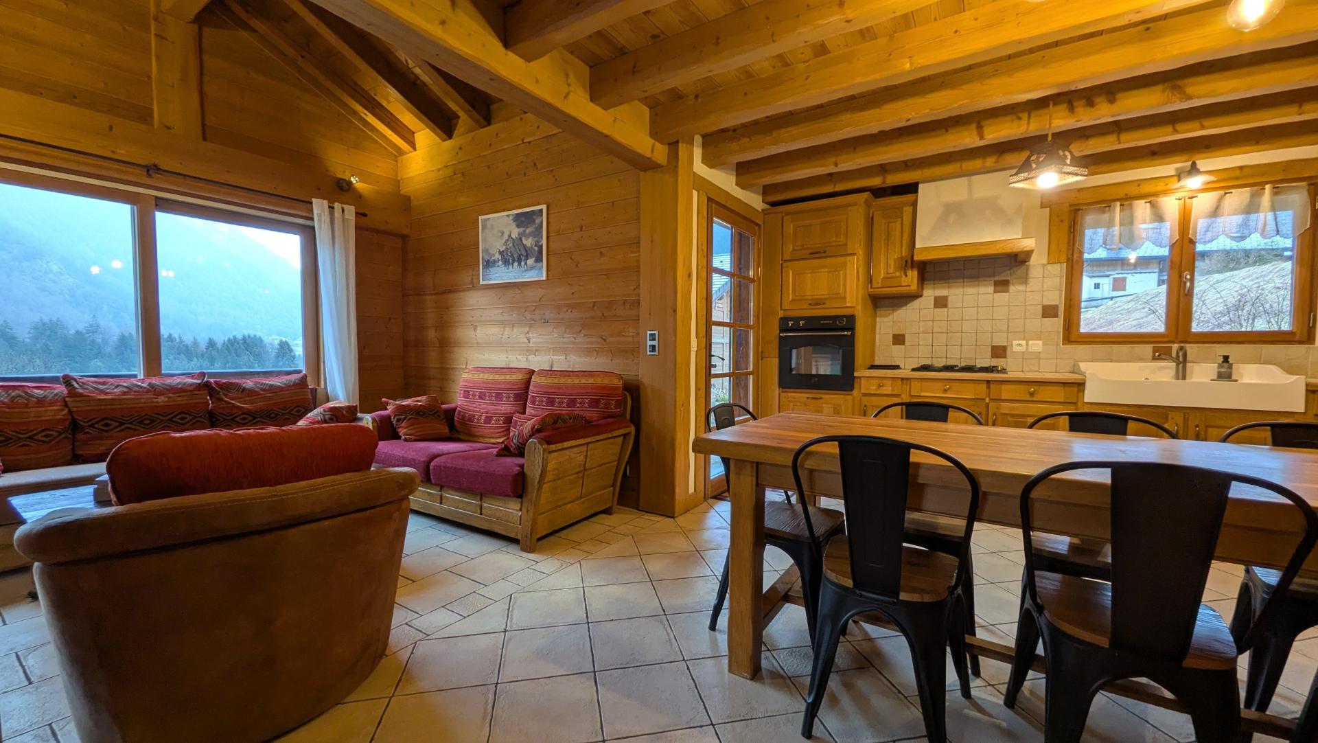 Photo 5 of the listing.