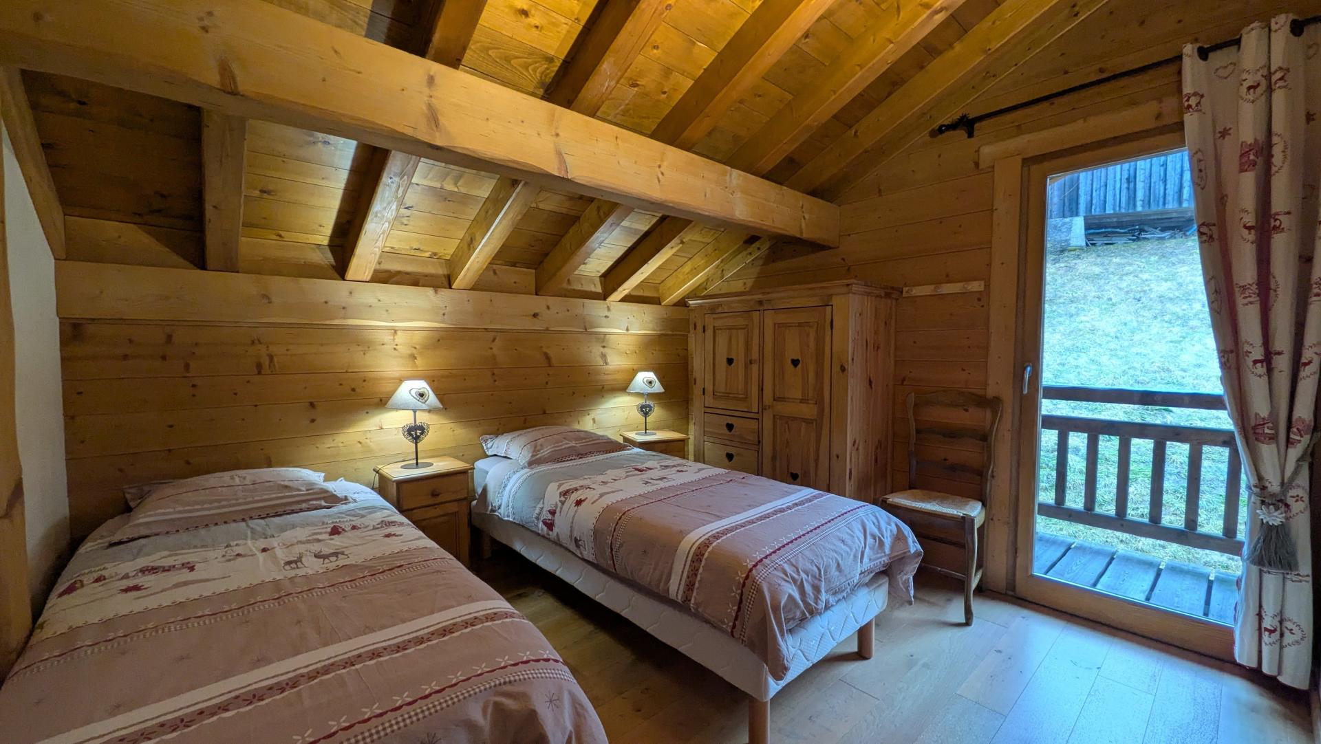 Photo 14 of the listing.