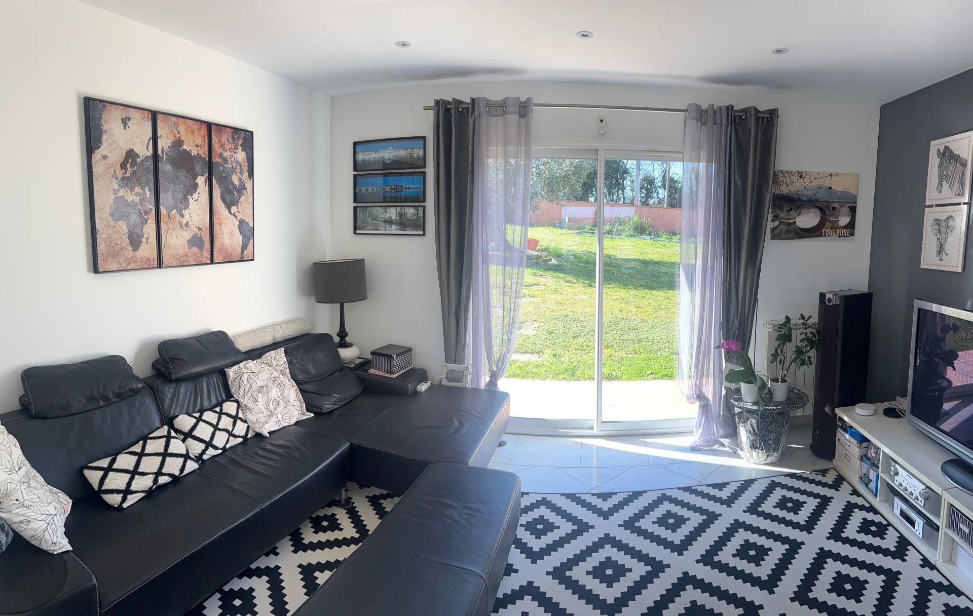 Photo 7 of the listing.