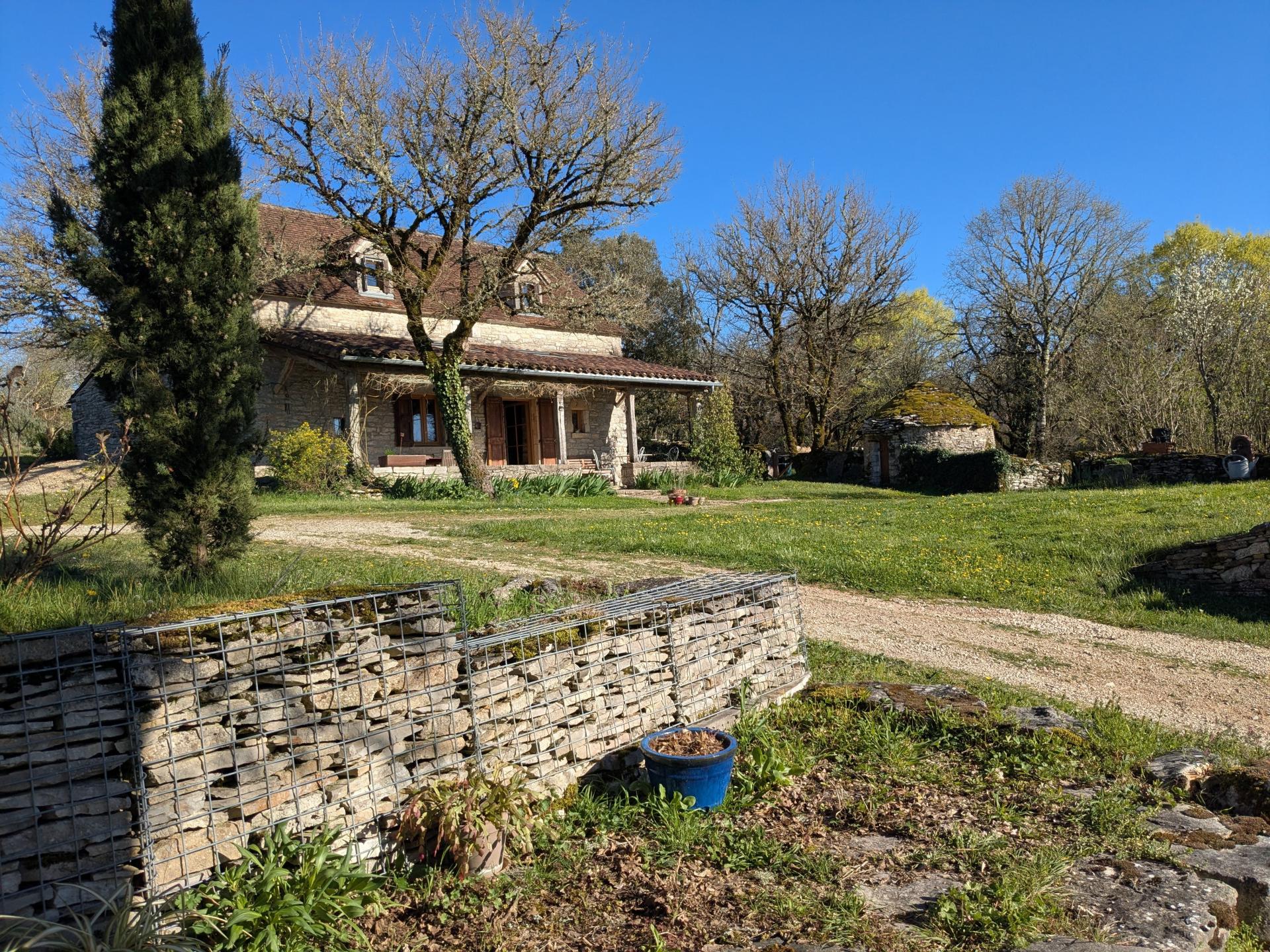 Photo 3 of the listing.