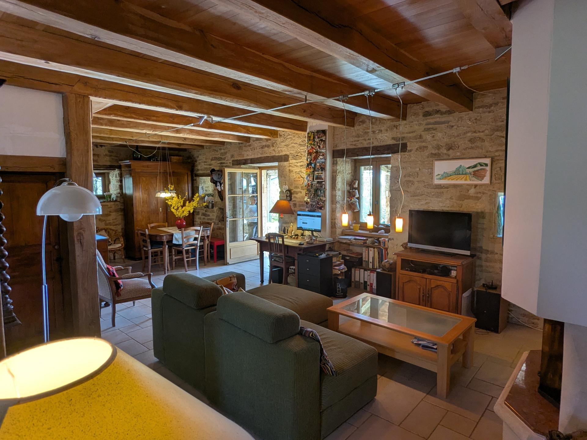 Photo 4 of the listing.