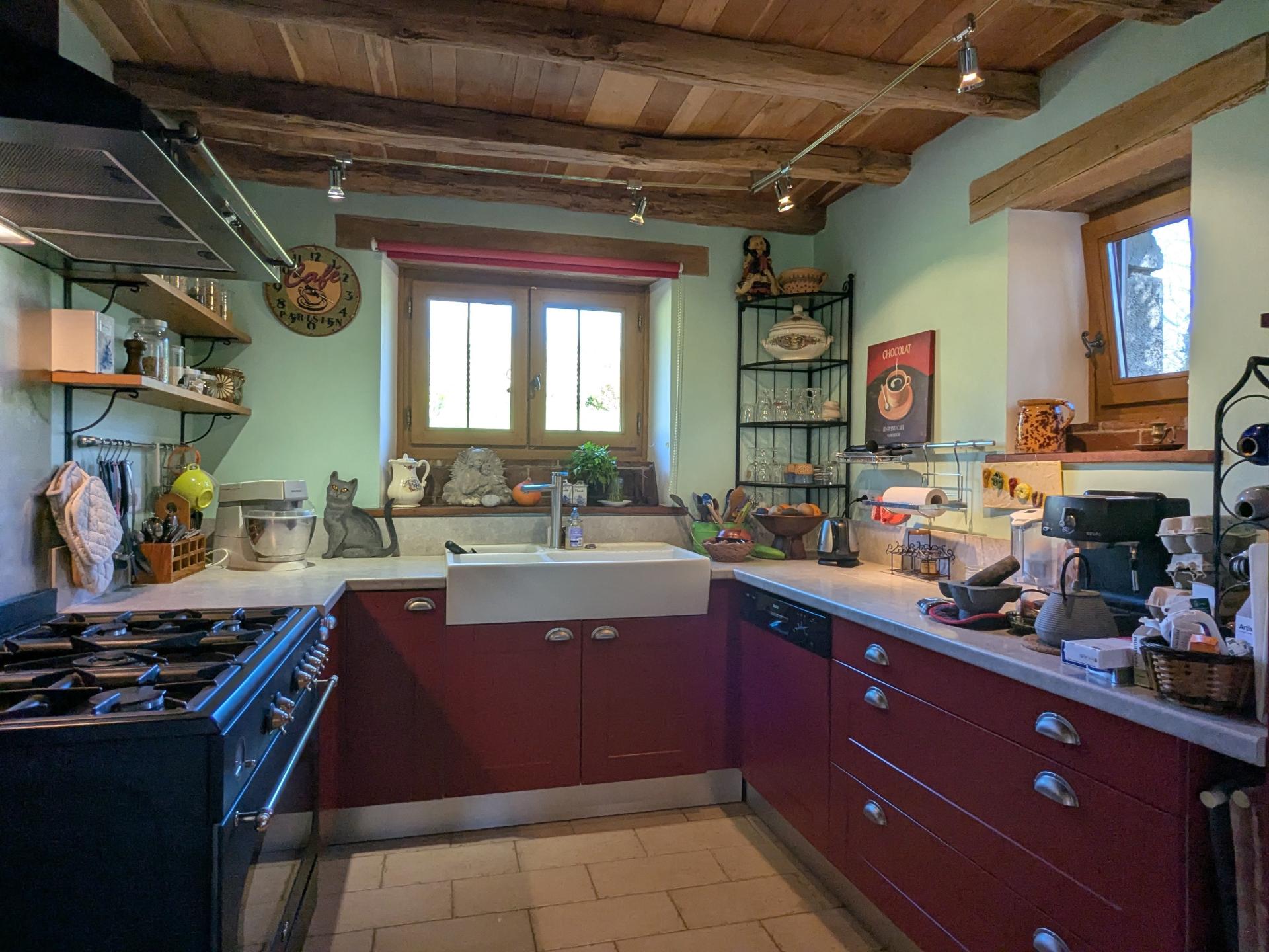 Photo 5 of the listing.