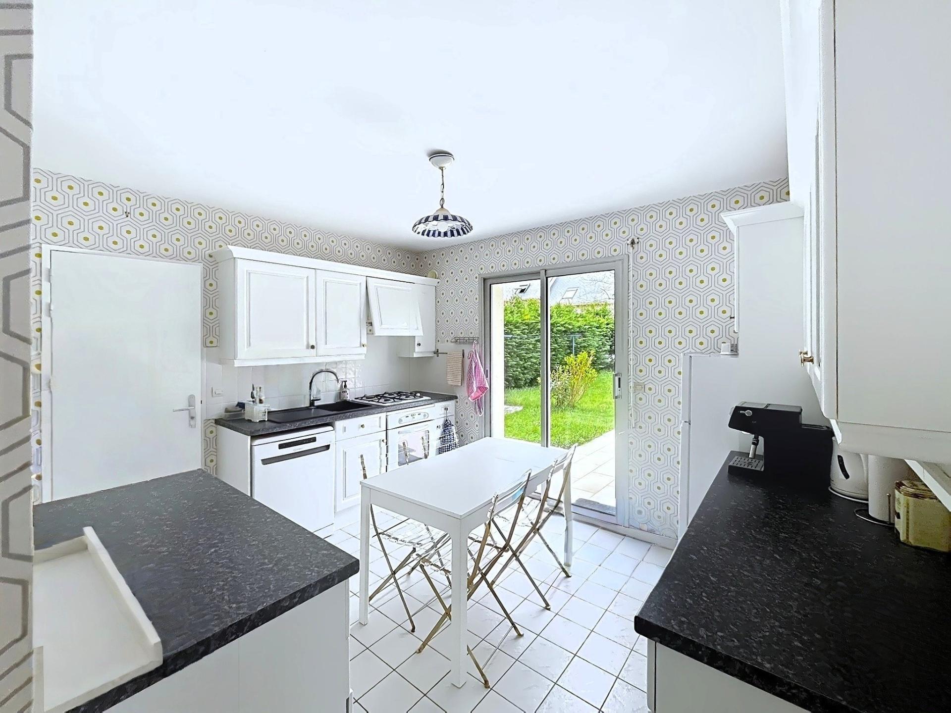 Photo 6 of the listing.