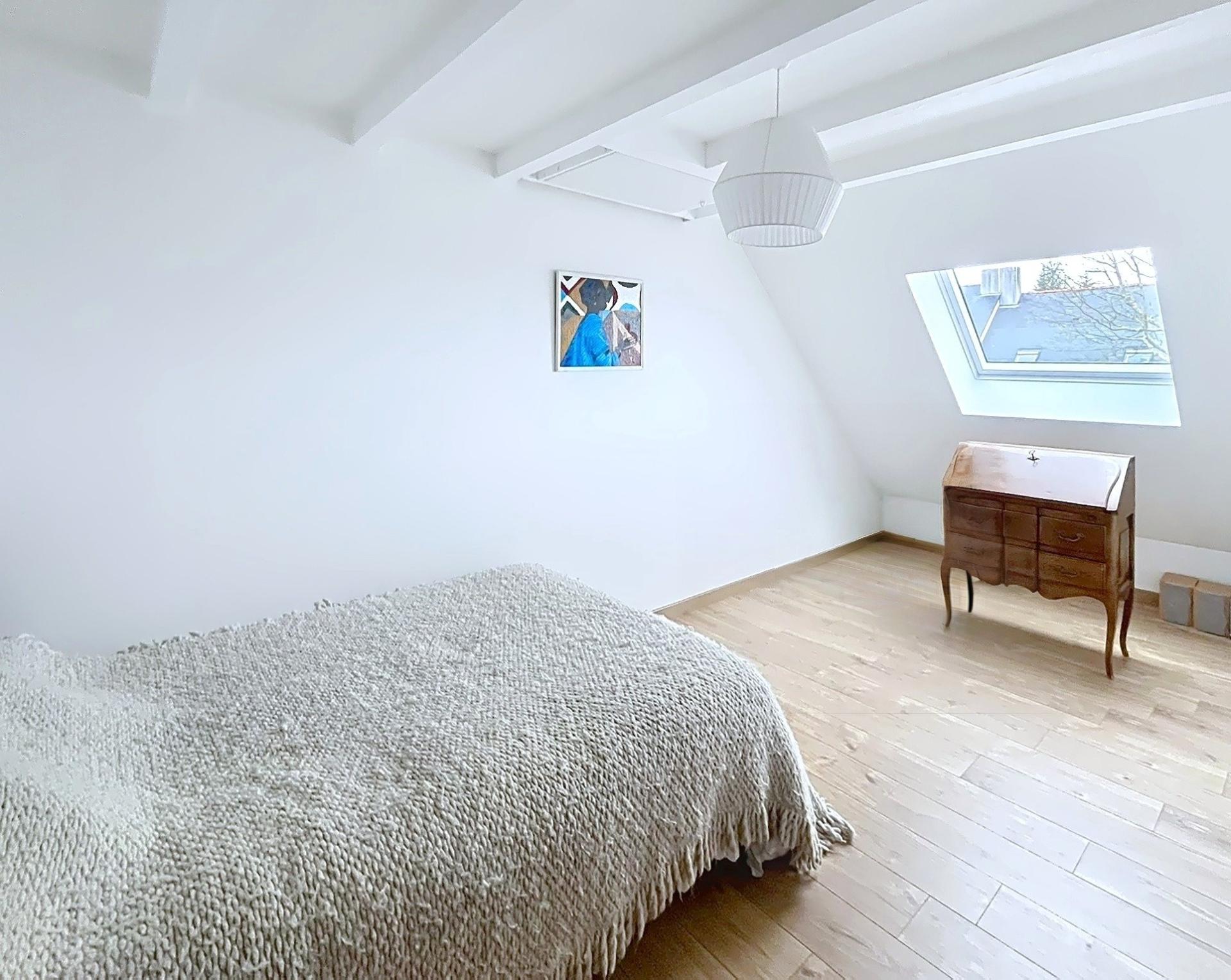 Photo 10 of the listing.