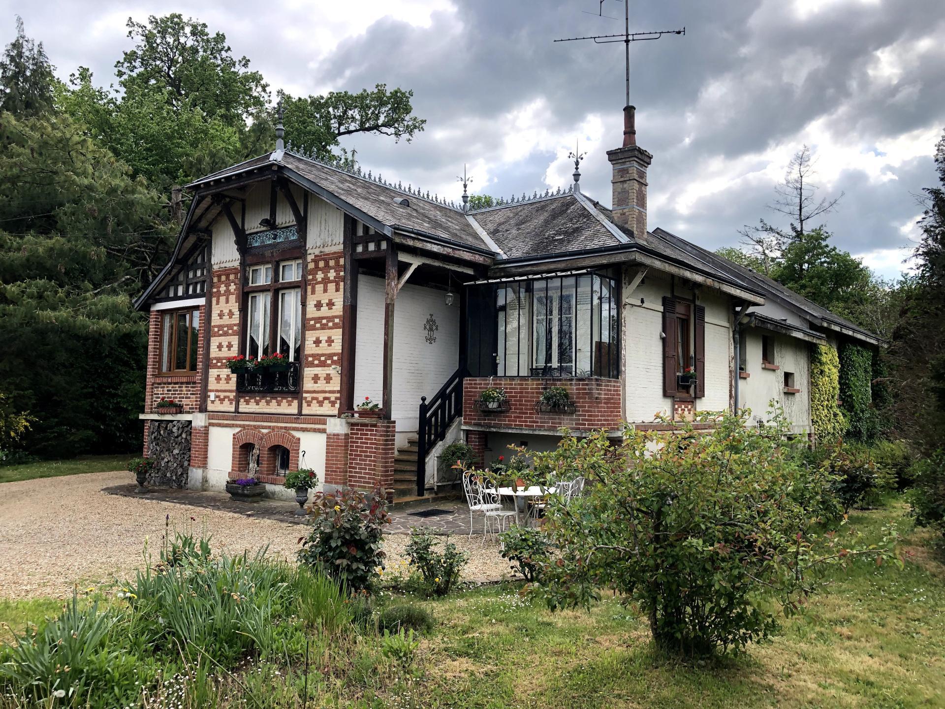 Grande maison de style proche anglo normand