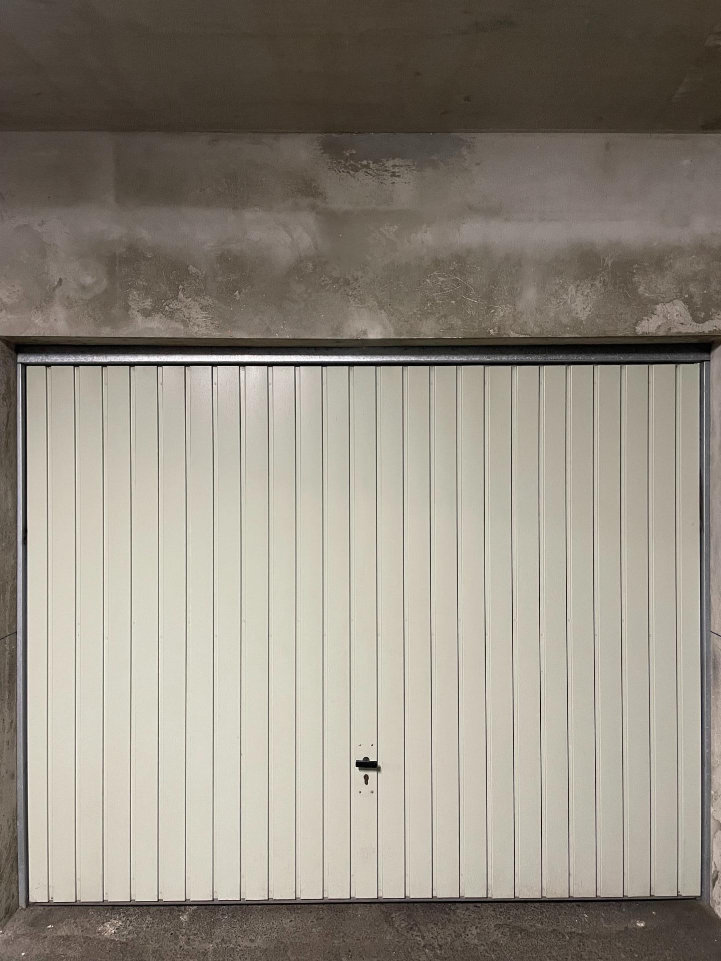 PARKING/BOX SECURISE DANS UNE RESIDENCE FACE AU PORT DES MINIMES A LA ROCHELLE !