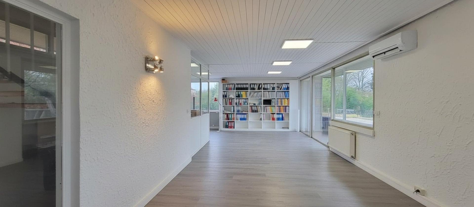 Photo 17 of the listing.