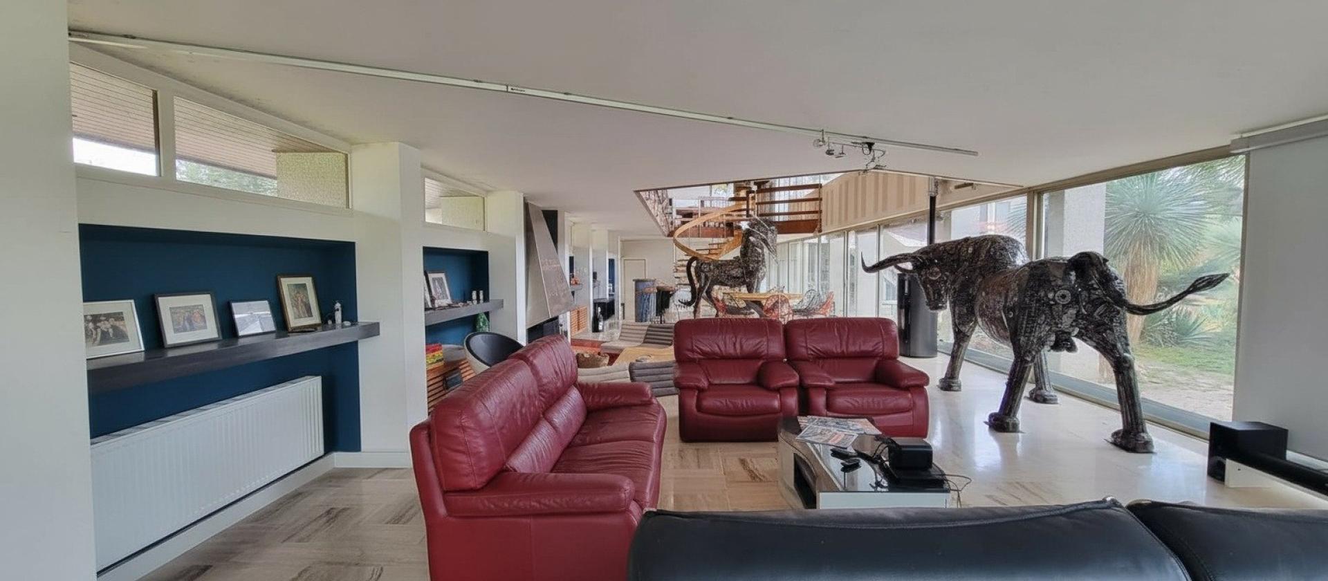 Photo 6 of the listing.