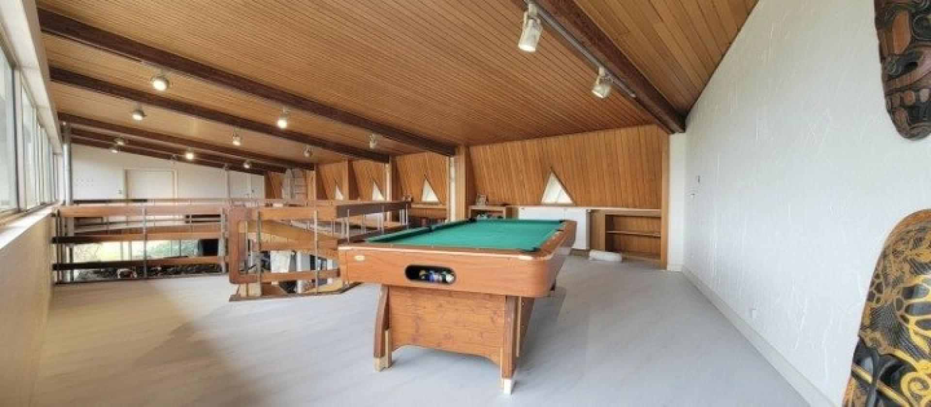 Photo 9 of the listing.