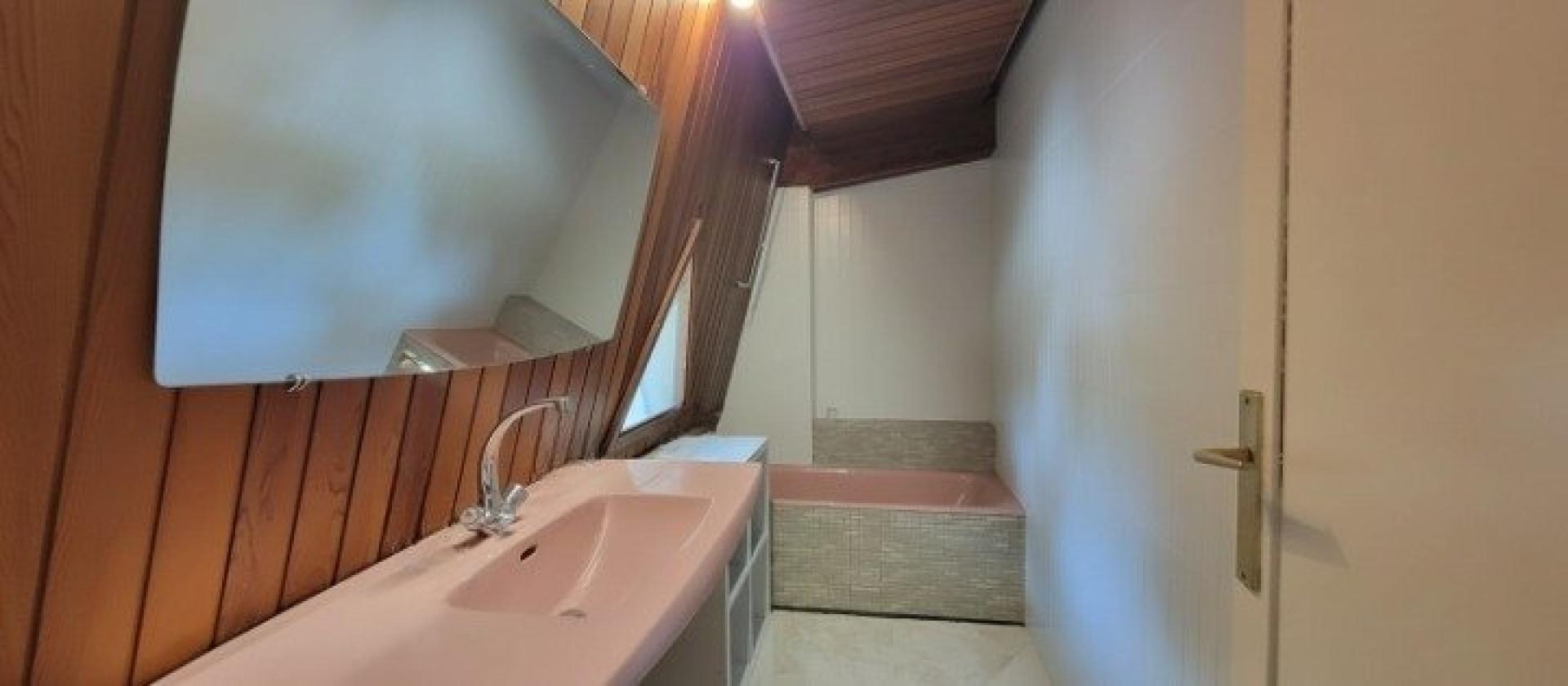 Photo 13 of the listing.